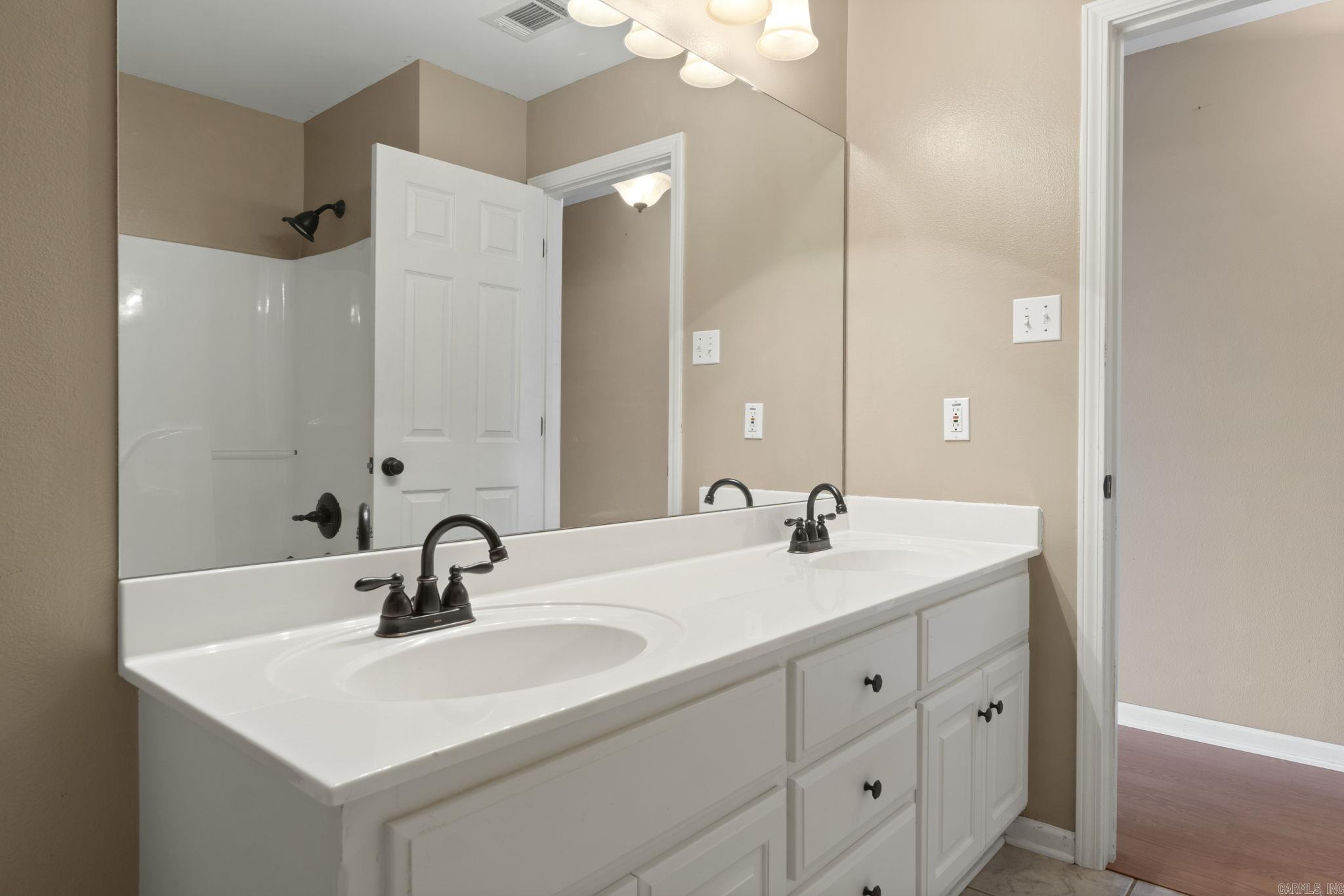NORTH POINTE ADDN - Residential