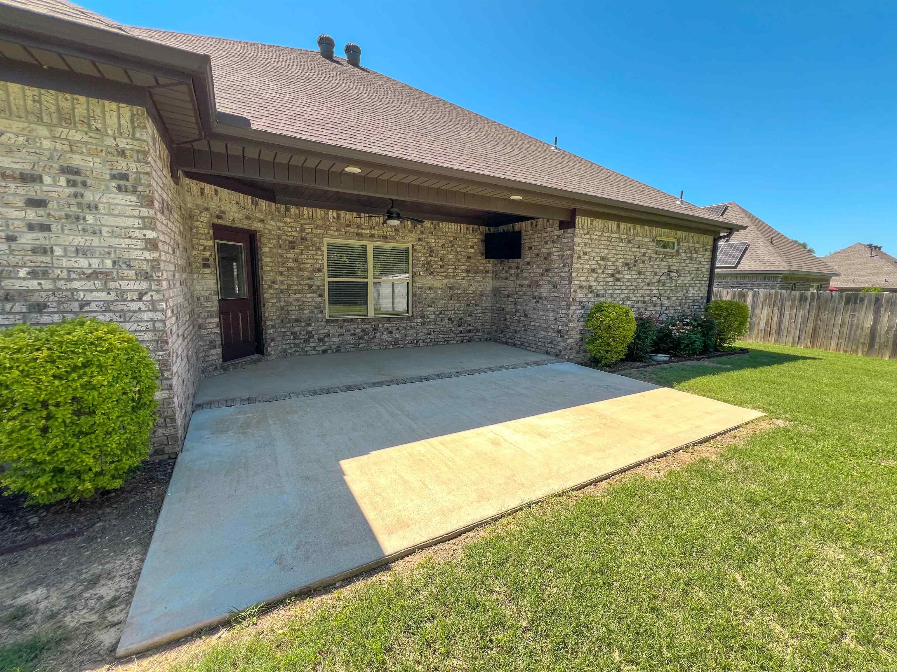 SHADOW CREEK - Residential