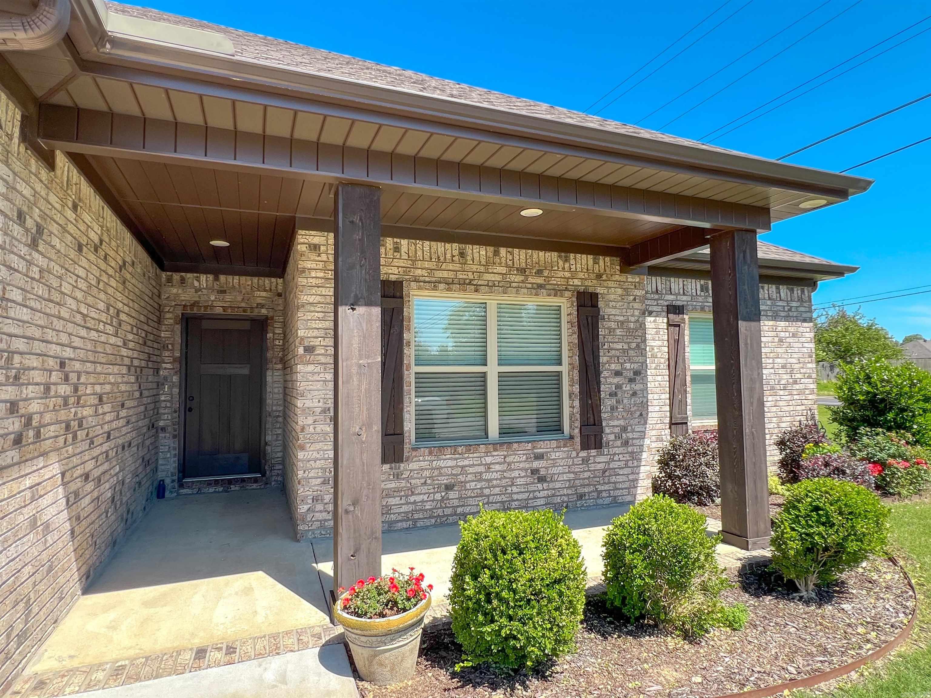 SHADOW CREEK - Residential