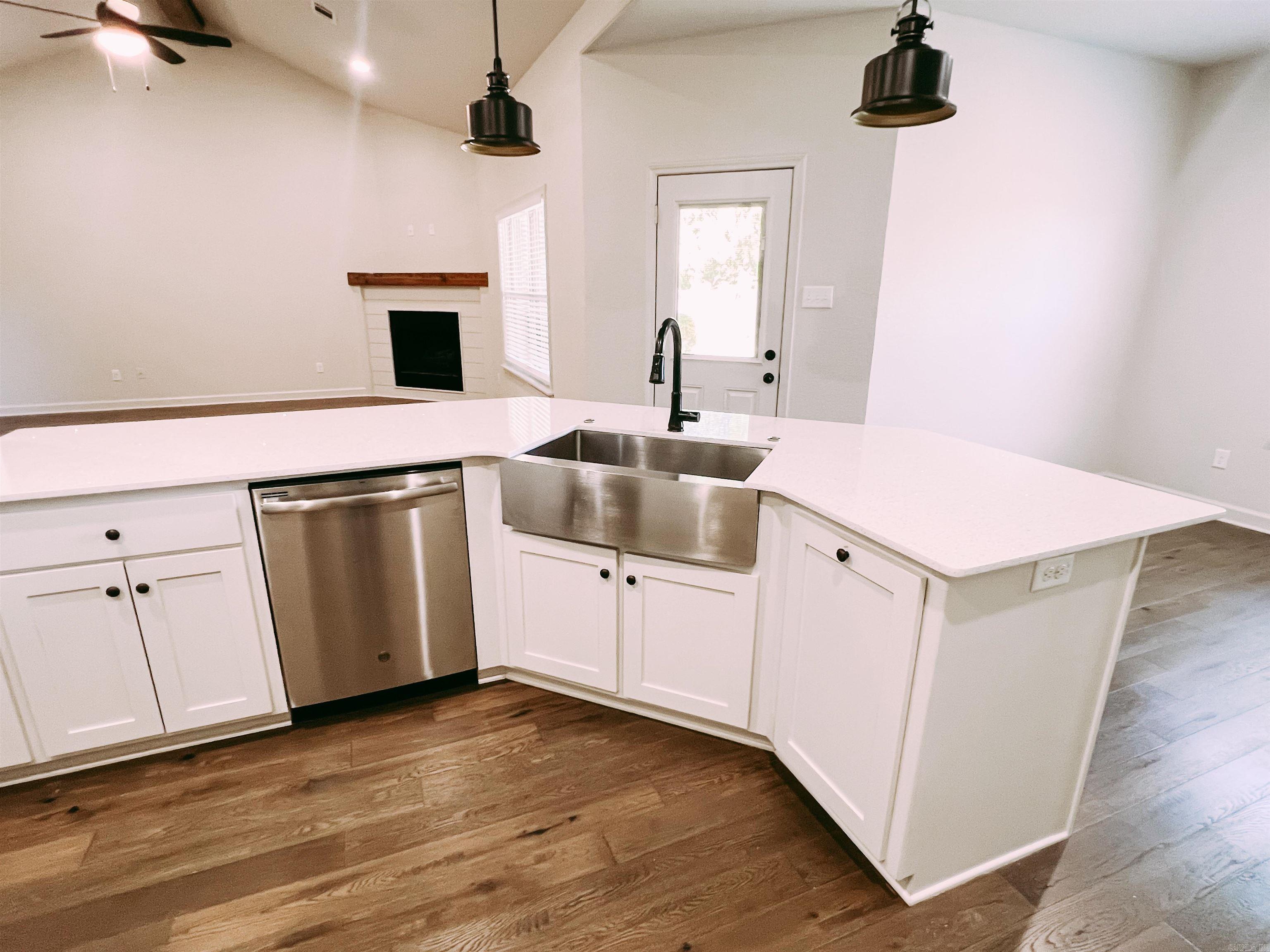 SHADOW CREEK - Residential