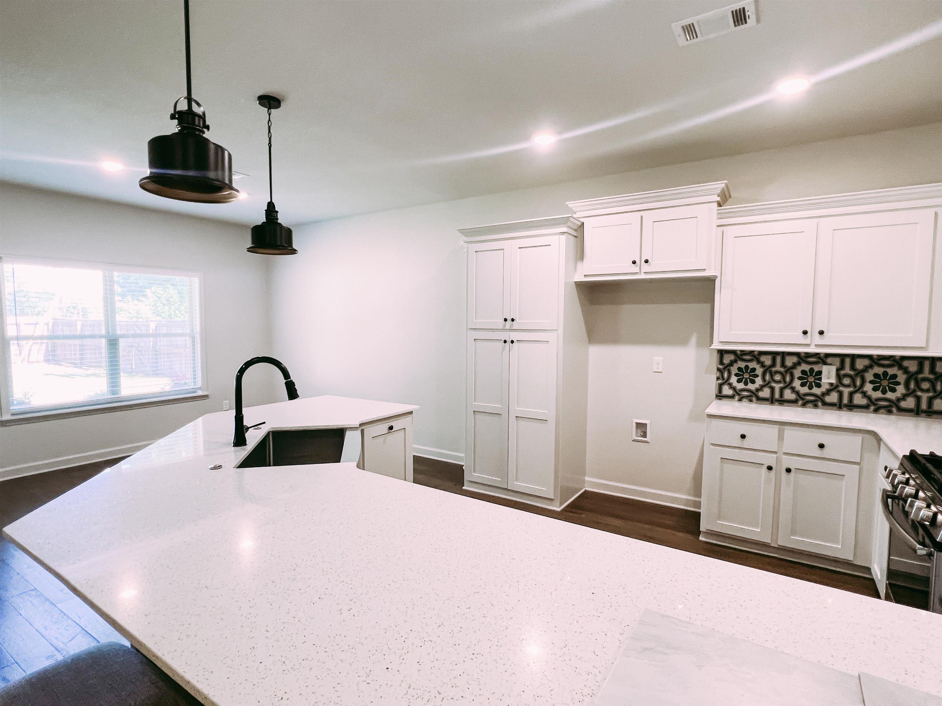 SHADOW CREEK - Residential