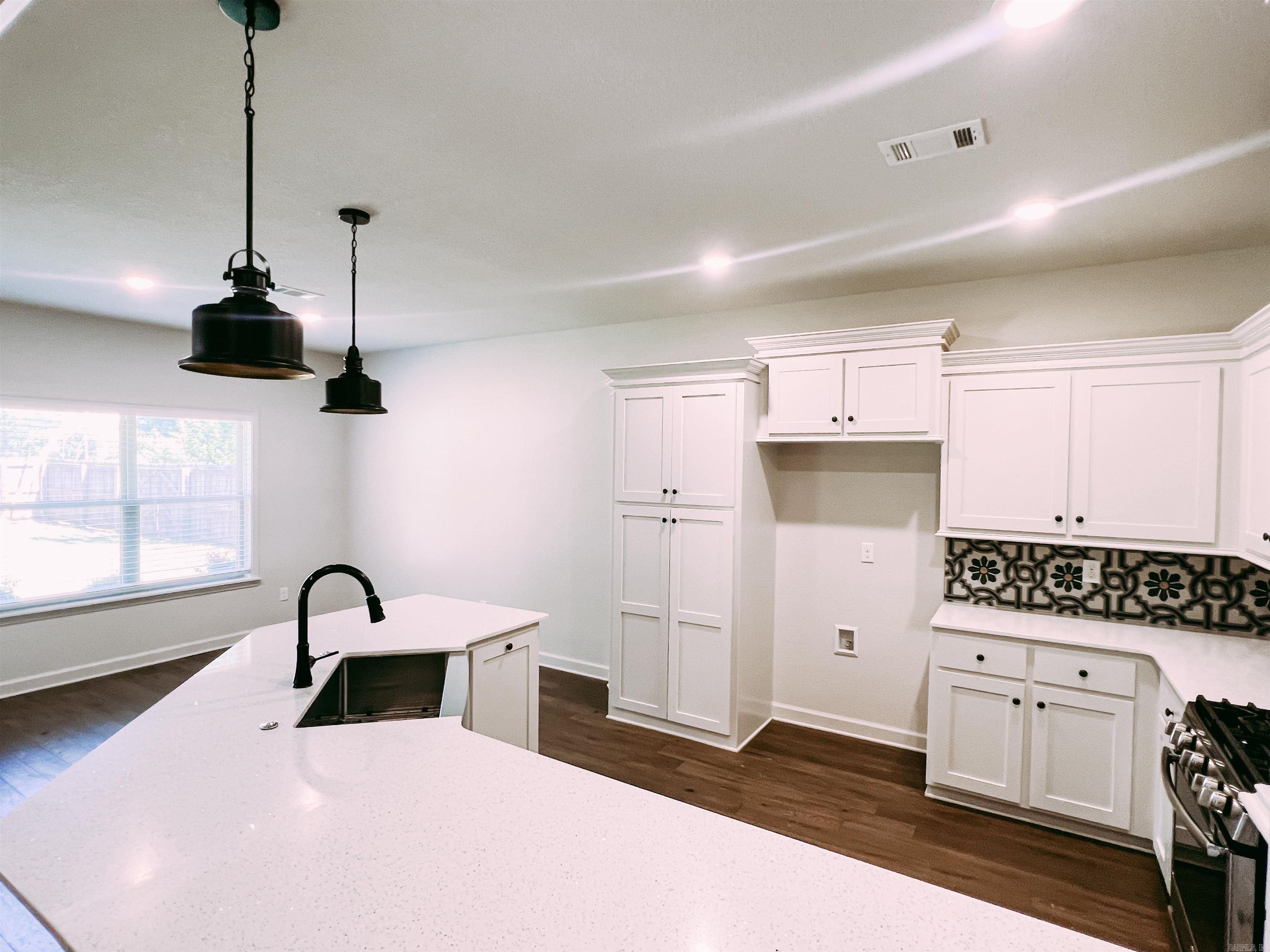 SHADOW CREEK - Residential