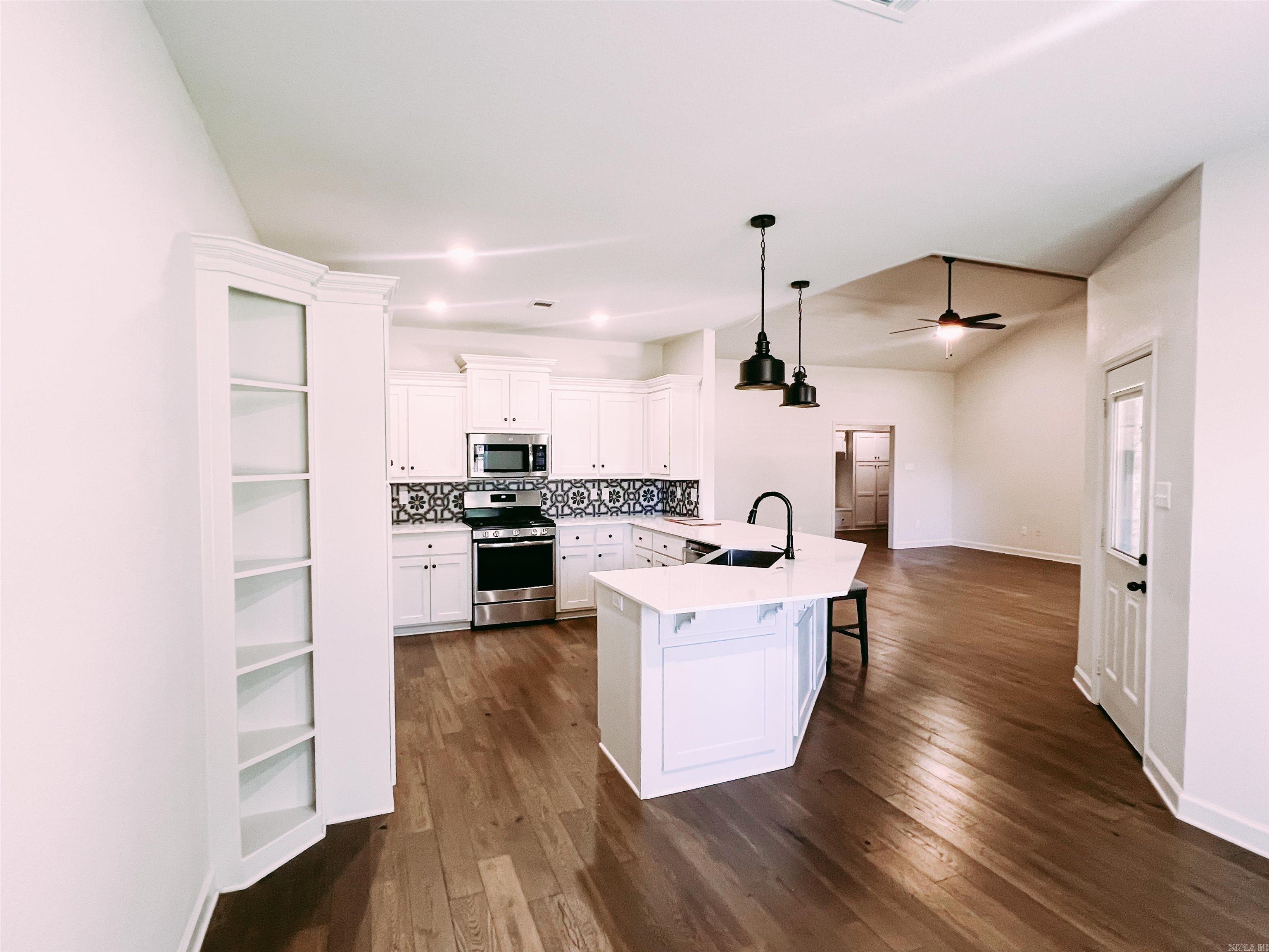 SHADOW CREEK - Residential