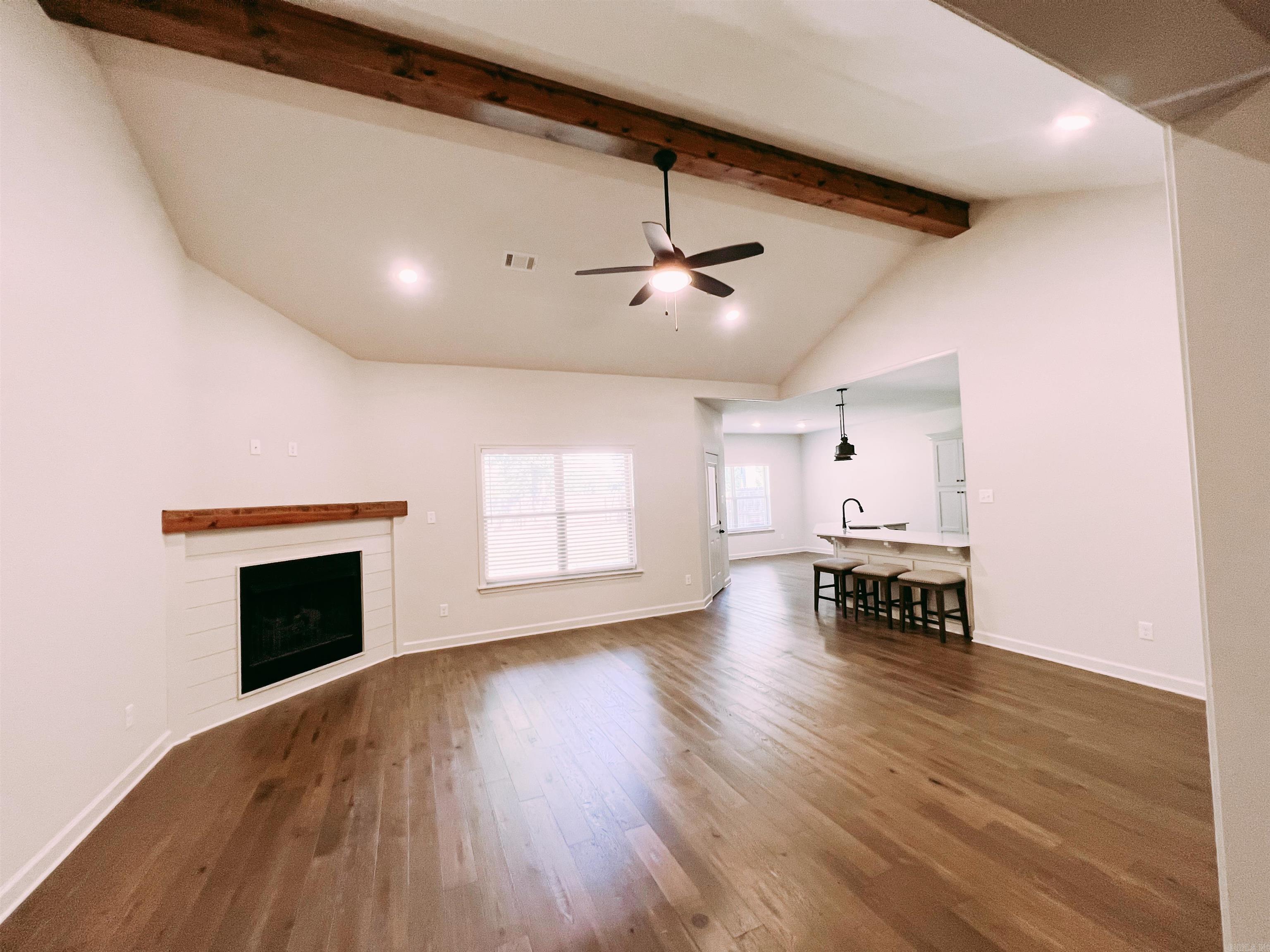 SHADOW CREEK - Residential