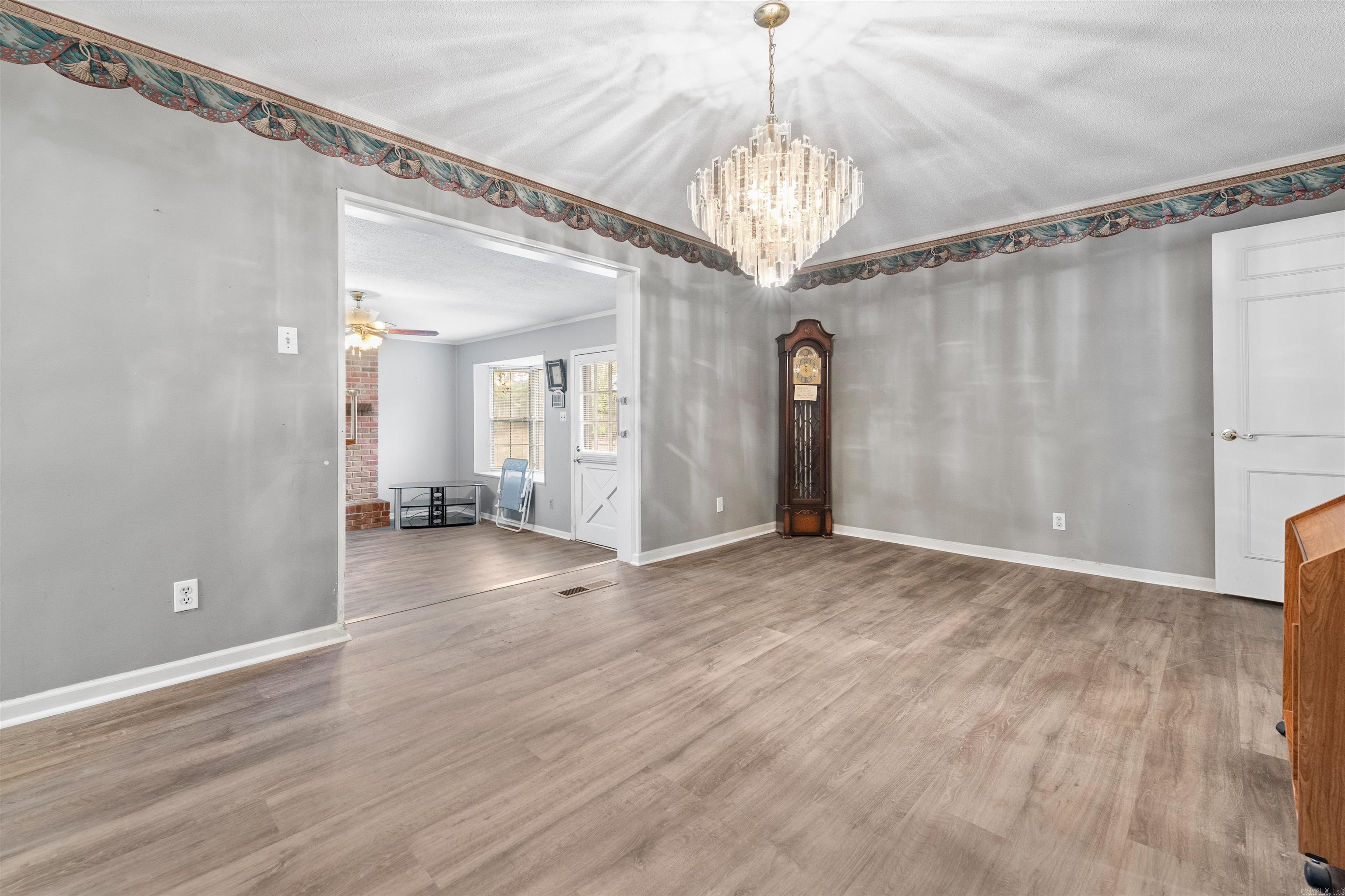 INDIAN HILLS - Residential