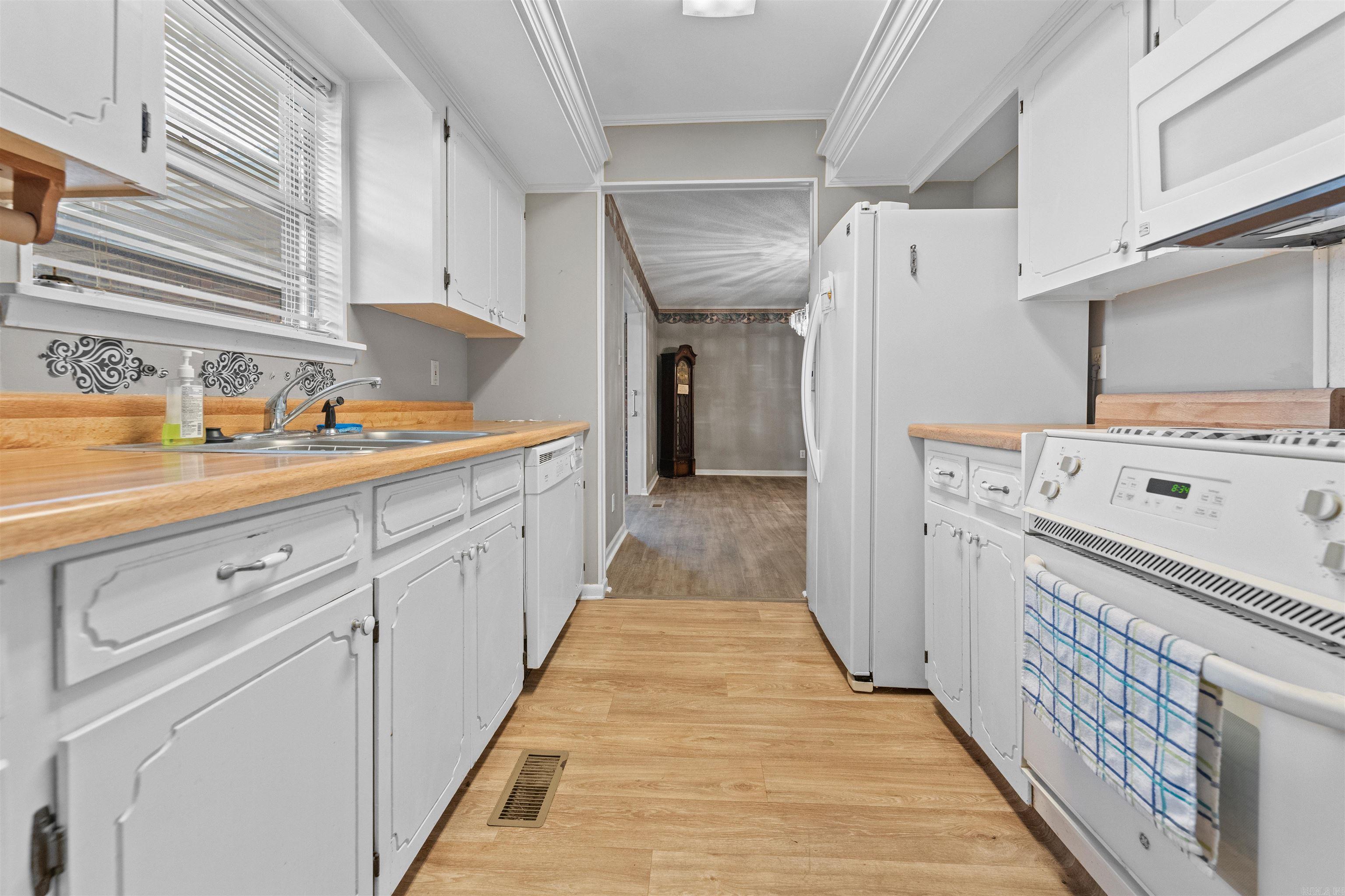 INDIAN HILLS - Residential