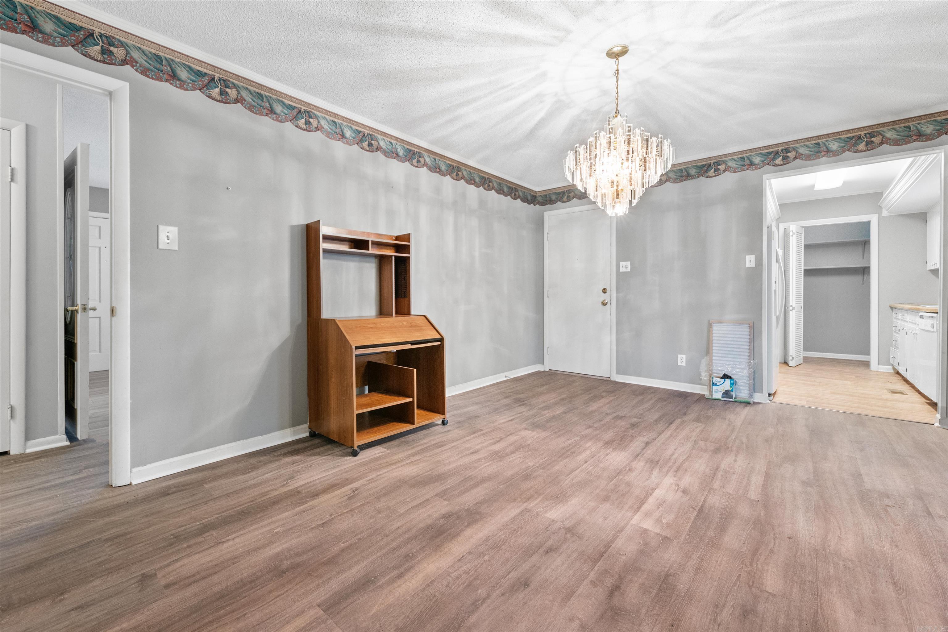 INDIAN HILLS - Residential