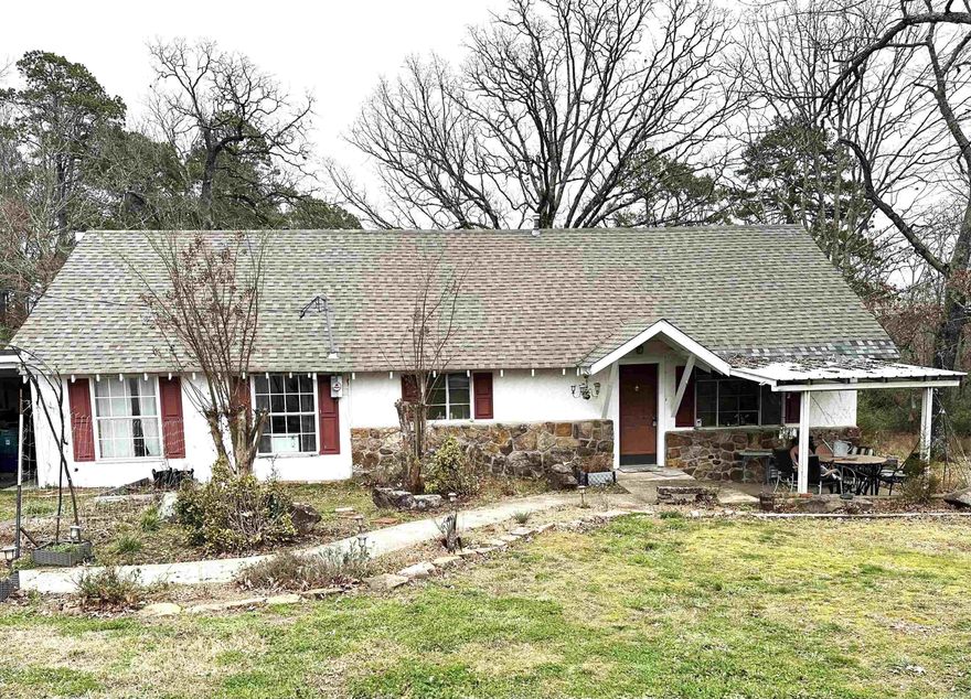 SELLERS MOTIVATED! Check out this energy efficient bungalow, within the city limits of Clinton.  Just minutes to hospital, shopping, theater, Choctaw Lake & Choctaw Marina and easy access to Greers Ferry Lake.  This home was built to last, with serene back yard & new updates with energy efficiency in mind, including tankless on demand water heater, extra insulation, attic fan, mini split air conditioner, natural gas ventless heater for year-round comfort.  Sunken family room boosts cathedral ceiling and large loft area that is currently being used as a bedroom (making this home a 3 bedroom home if you desire).   The upgrades/new add-ons, large living area, large kitchen, spacious utility/pantry/storage room, not to mention an extra living/flex space is what makes this home worth a look!  Appliances are included.    Call ShowingTime for showings please.