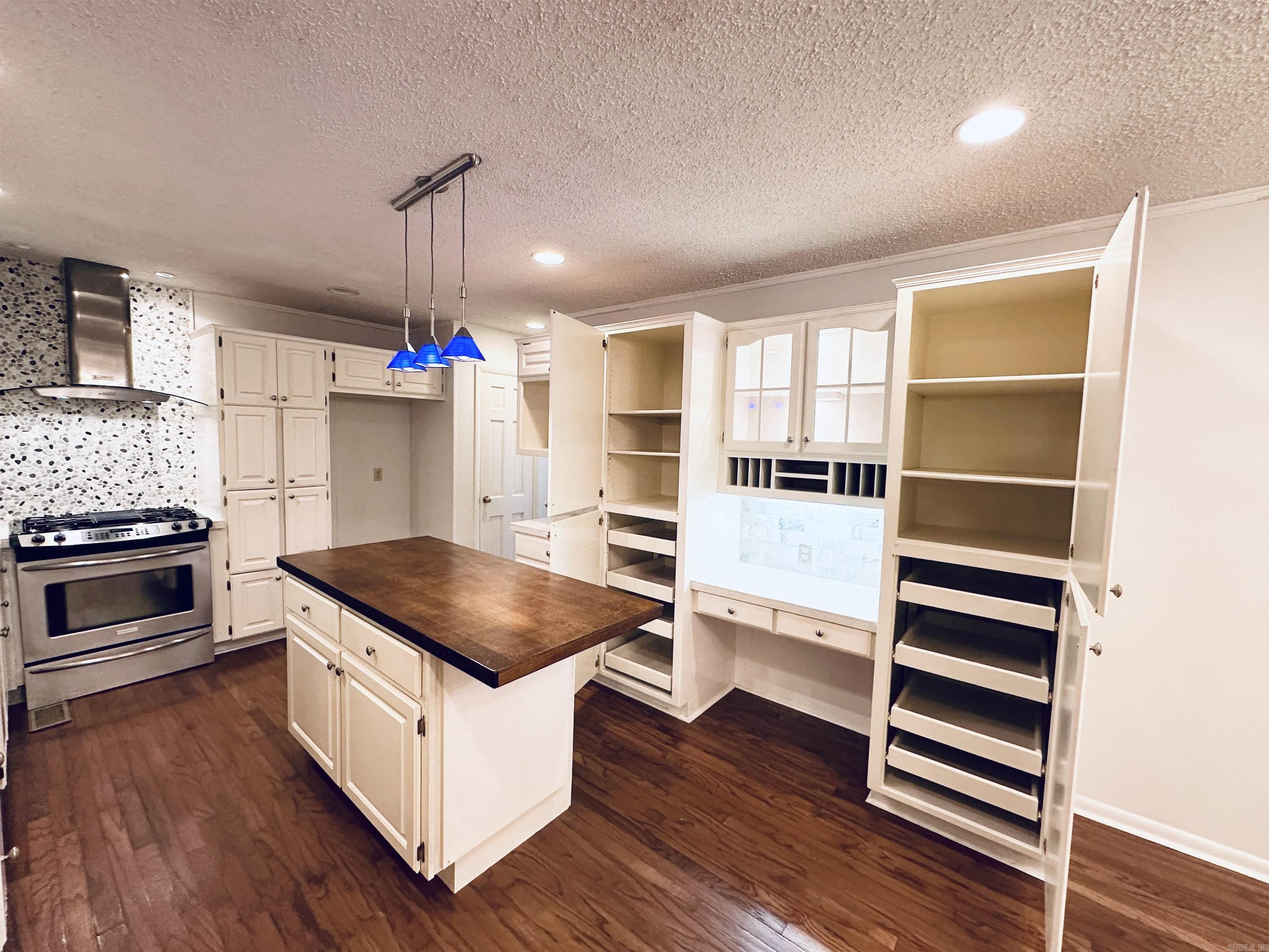 PIKE VIEW - Residential