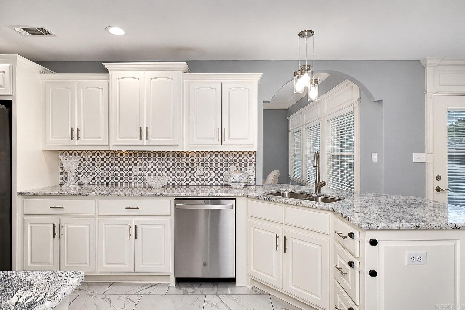 DANIELS OAKS - Residential