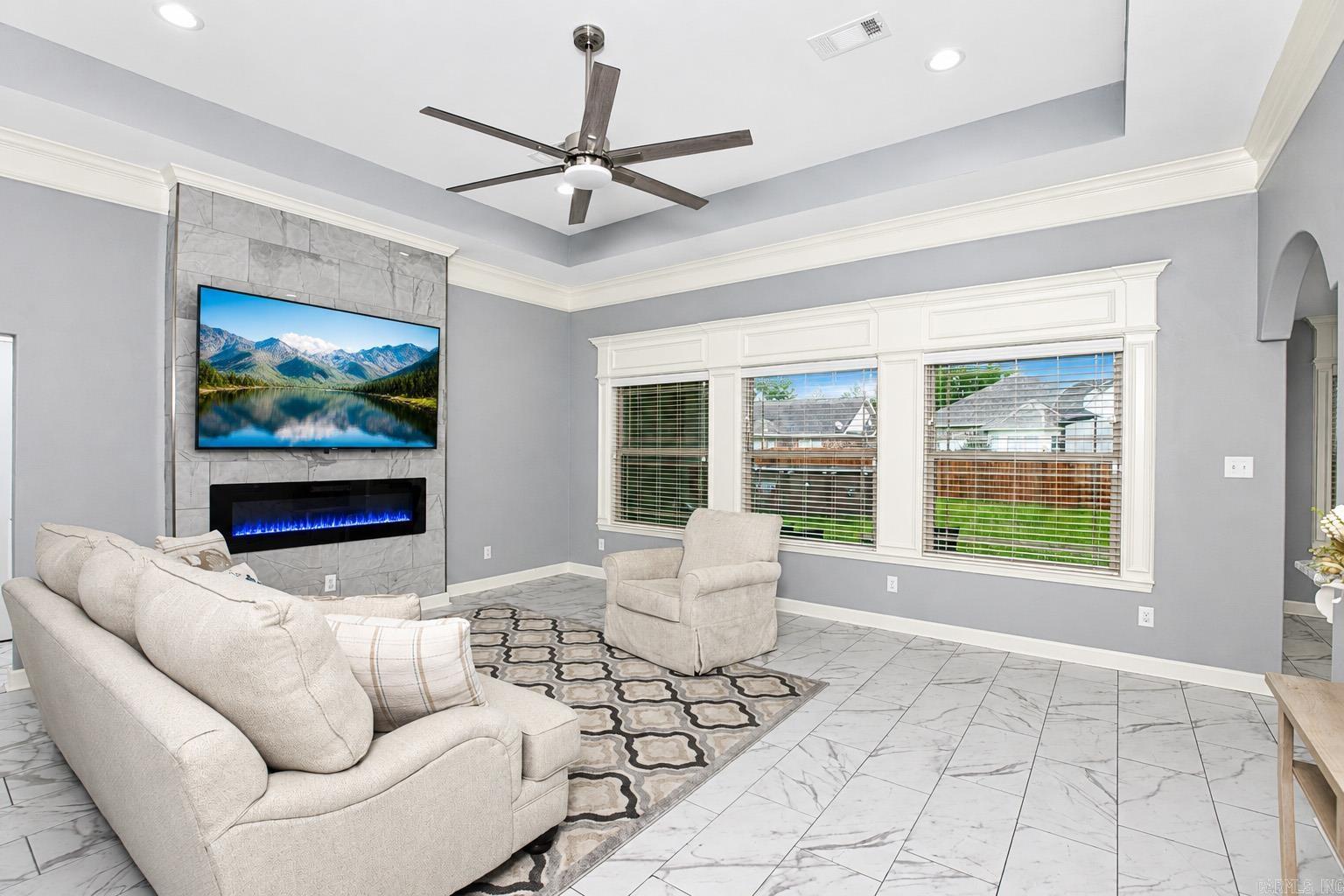 DANIELS OAKS - Residential