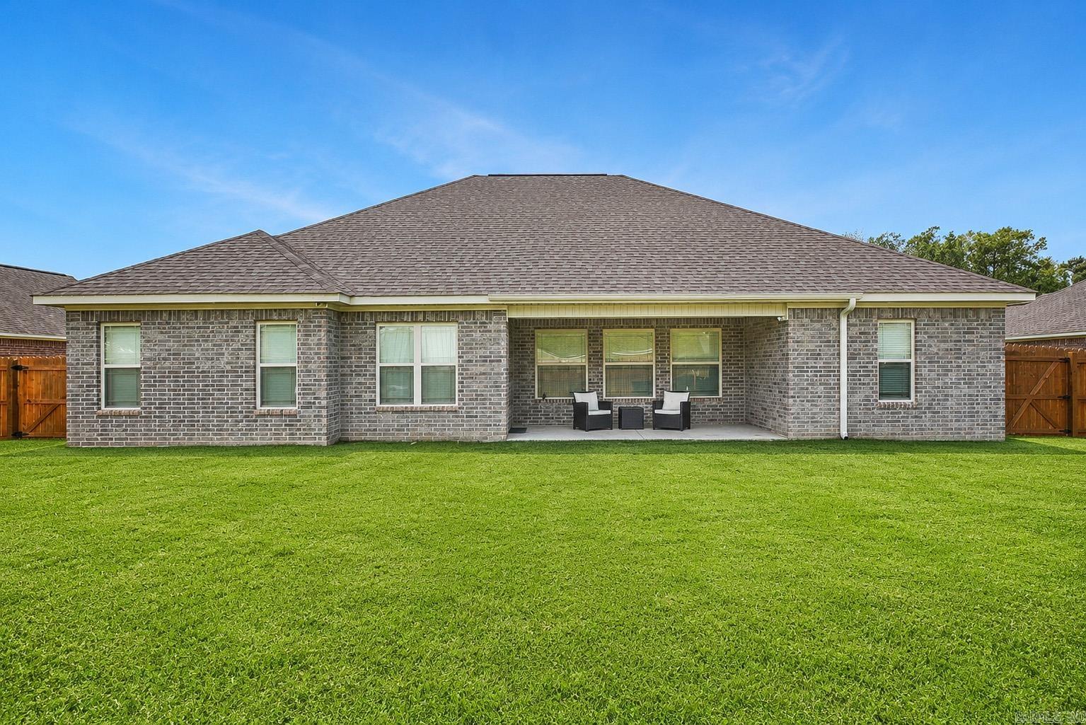 DANIELS OAKS - Residential