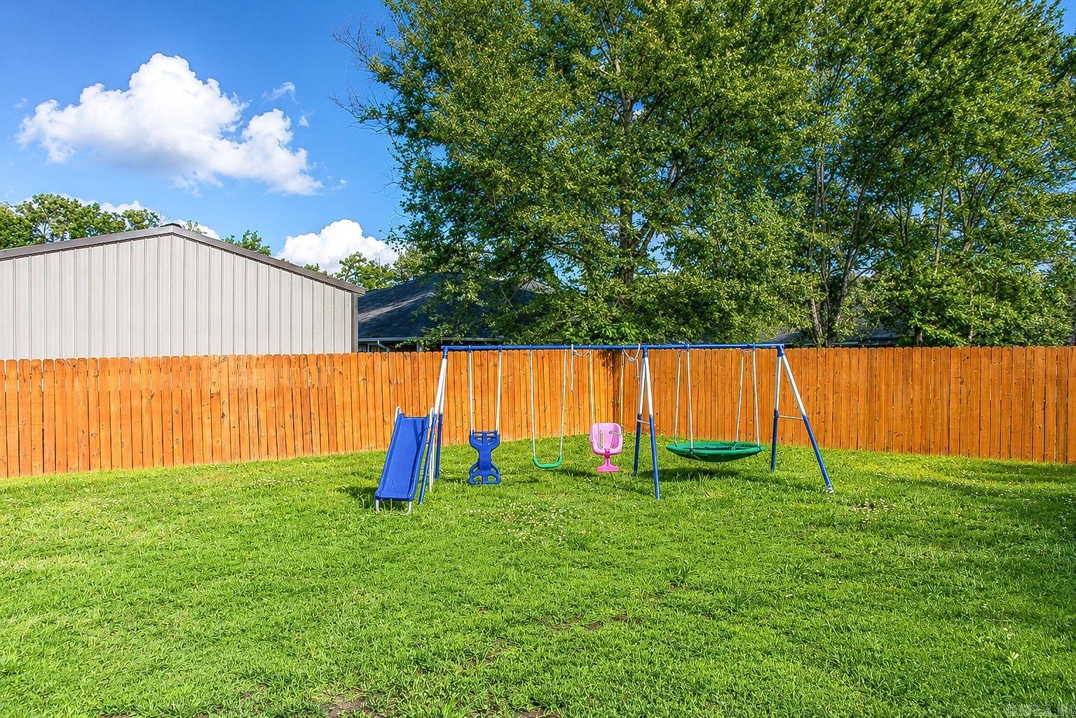 DANIELS OAKS - Residential