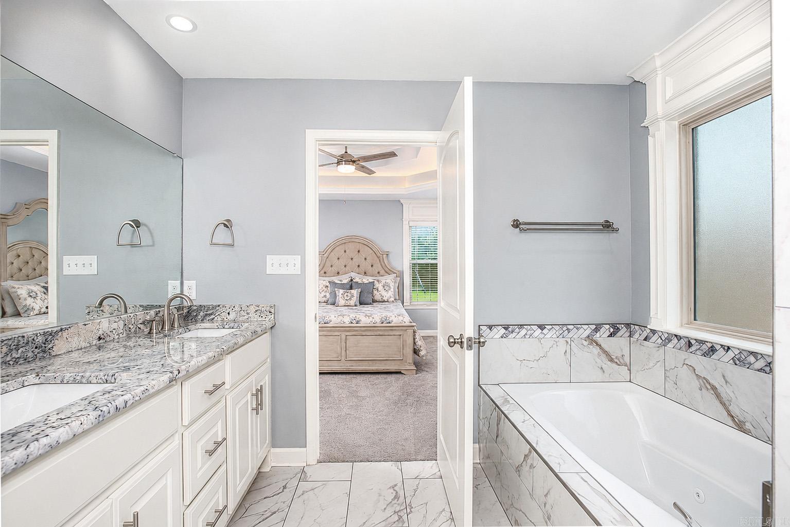 DANIELS OAKS - Residential