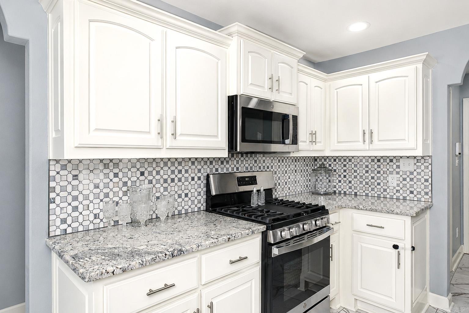 DANIELS OAKS - Residential