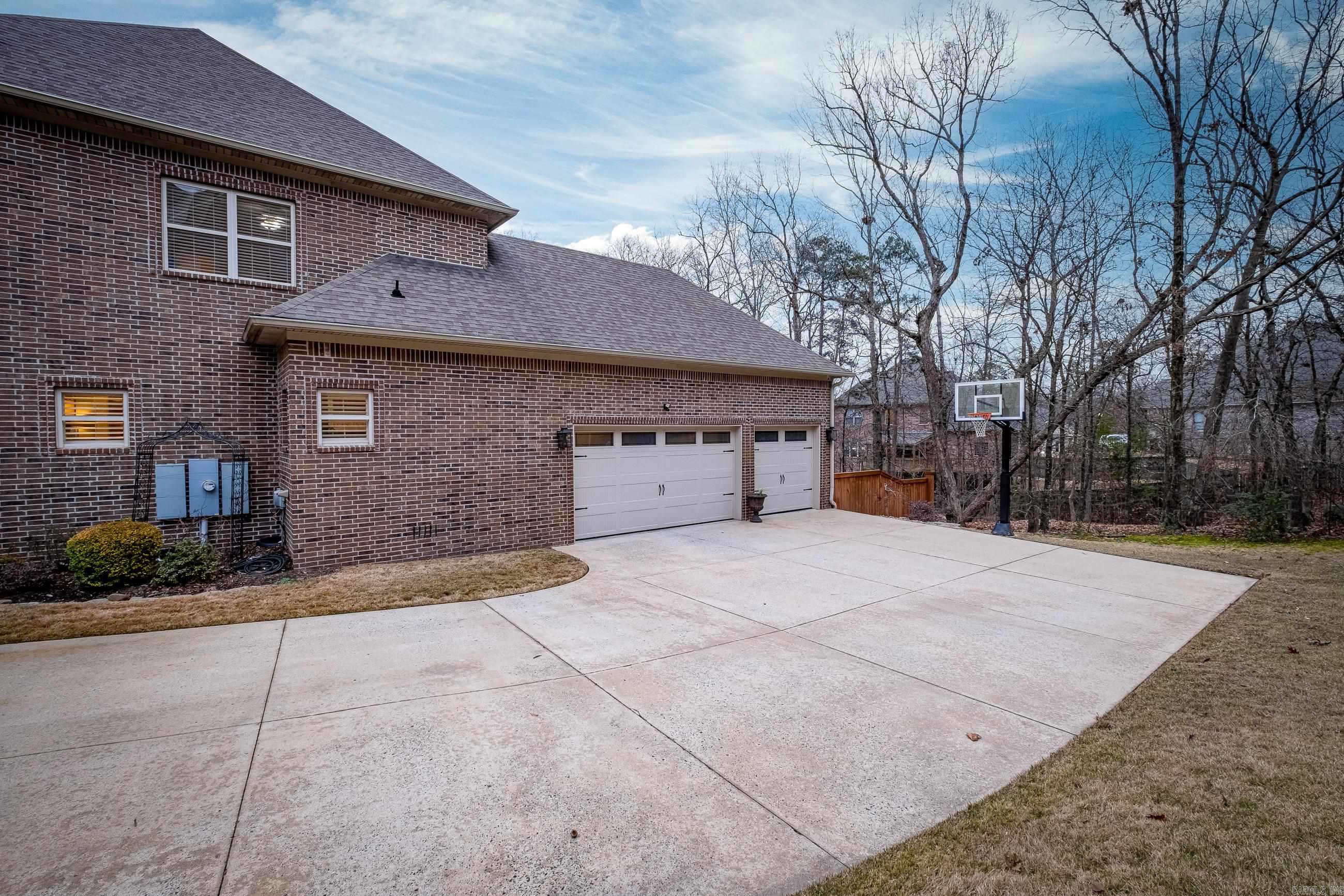 WOODLANDS EDGE - Residential