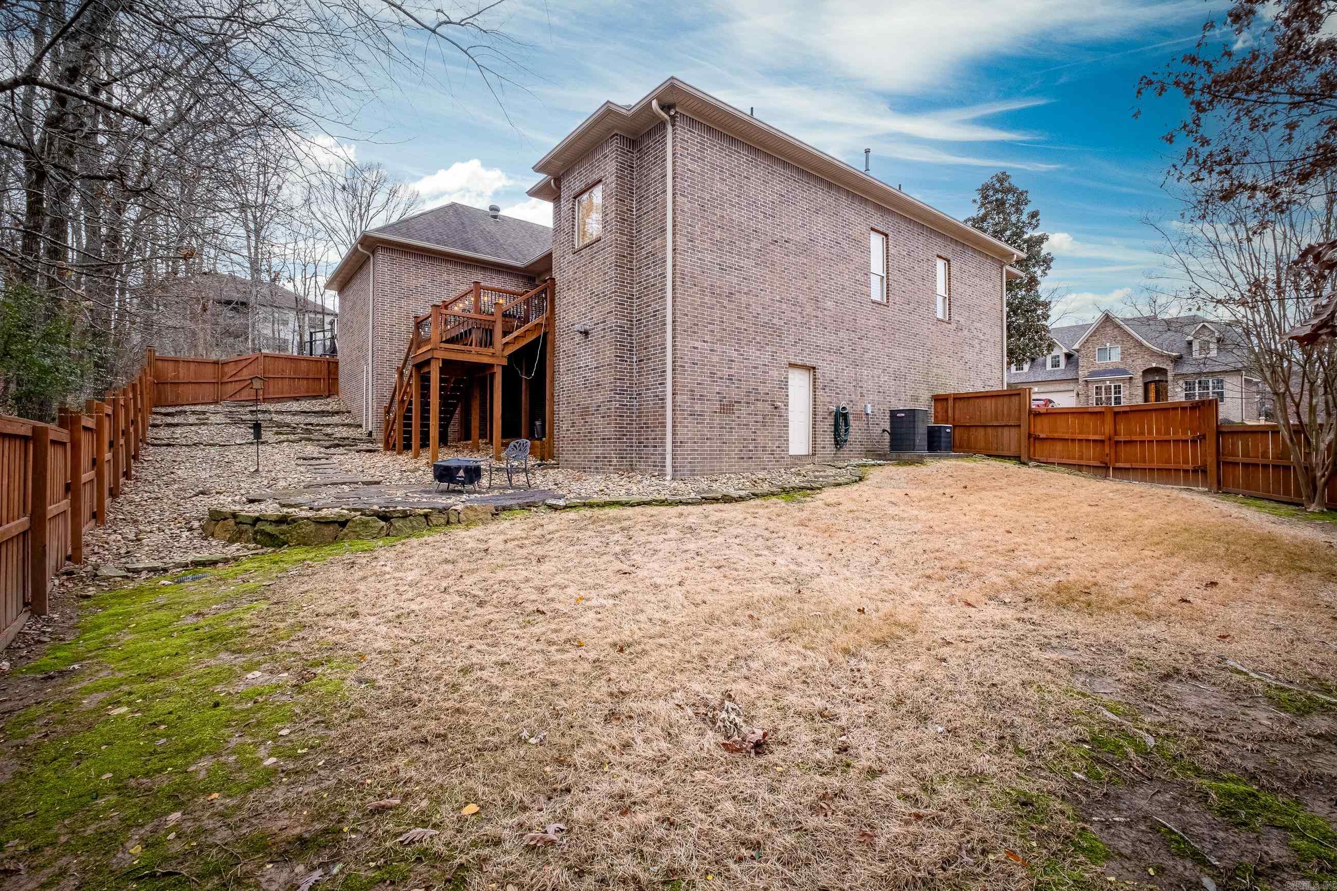 WOODLANDS EDGE - Residential