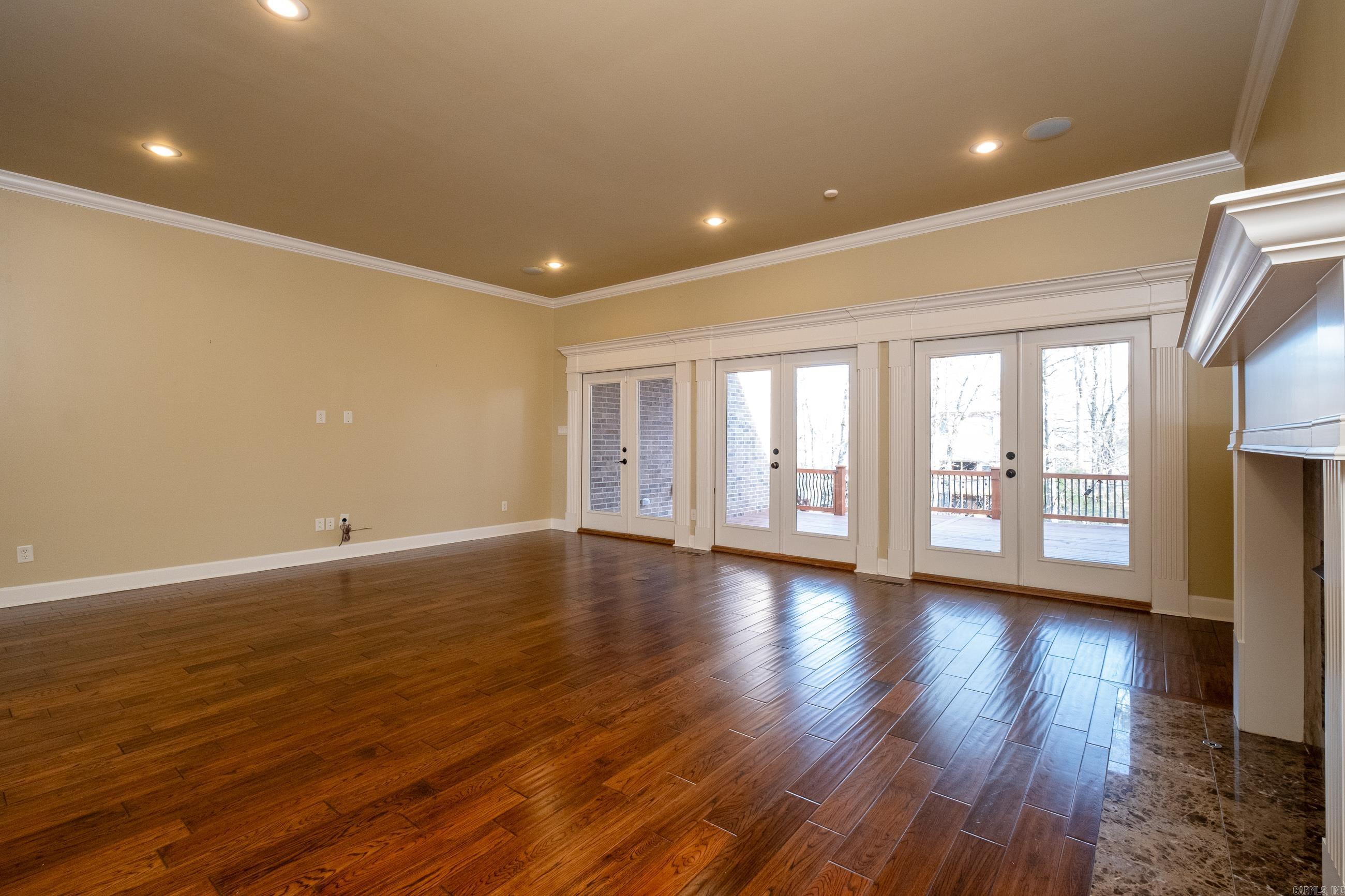 WOODLANDS EDGE - Residential