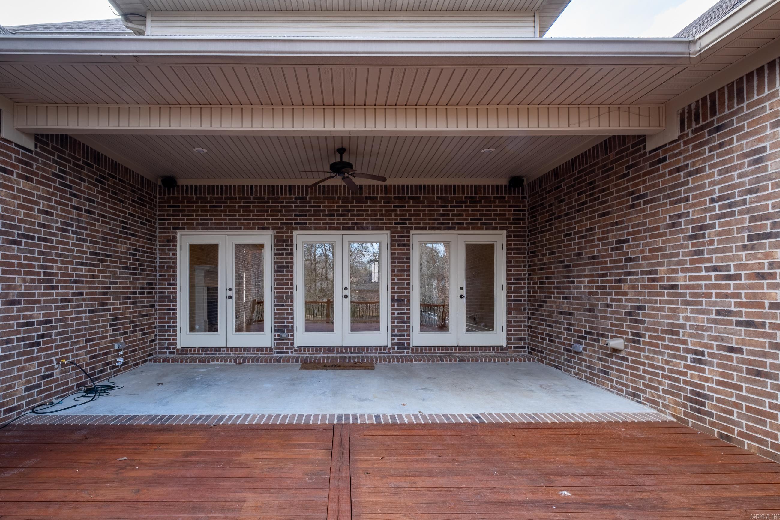 WOODLANDS EDGE - Residential