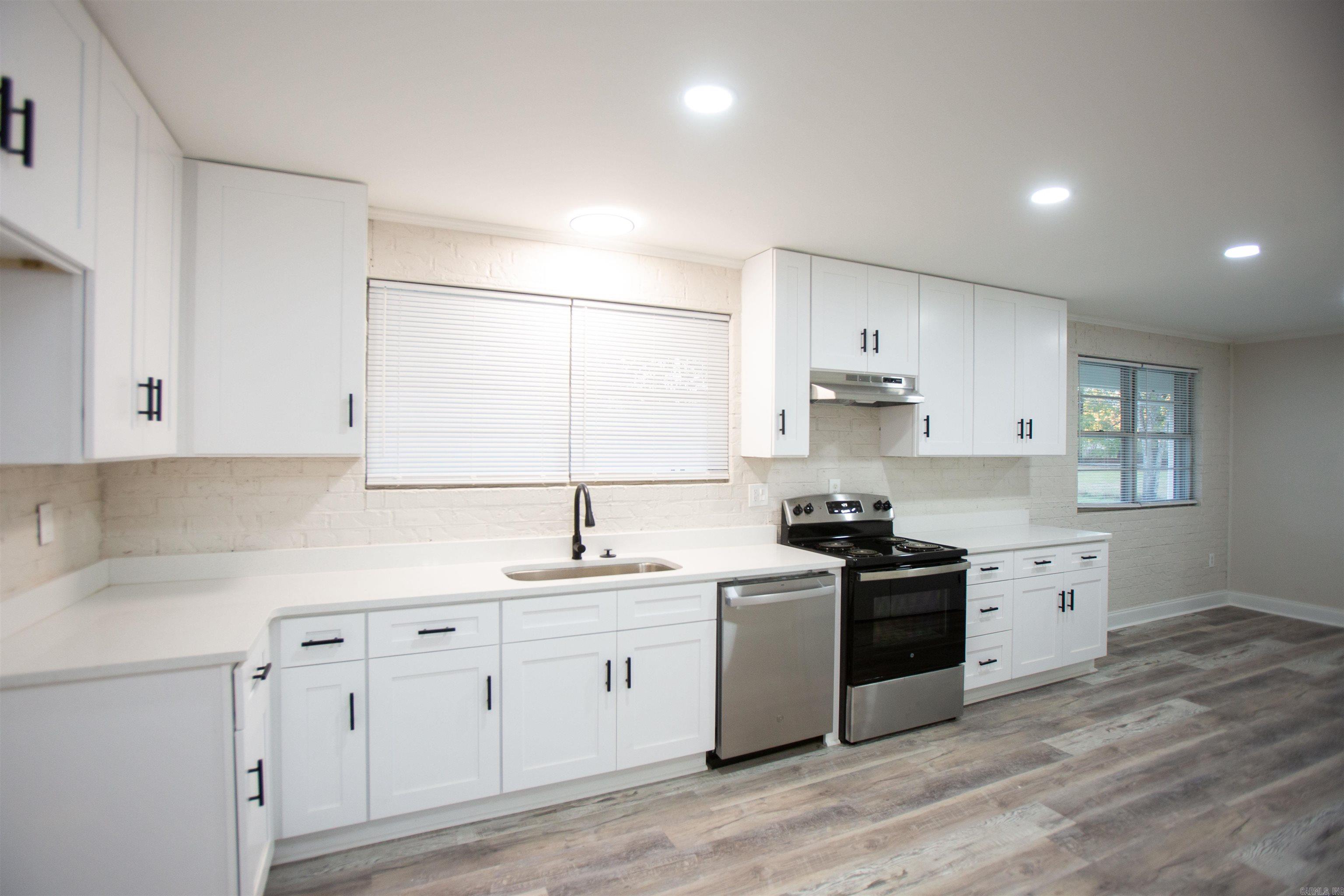 CAMELOT ESTATES - Residential