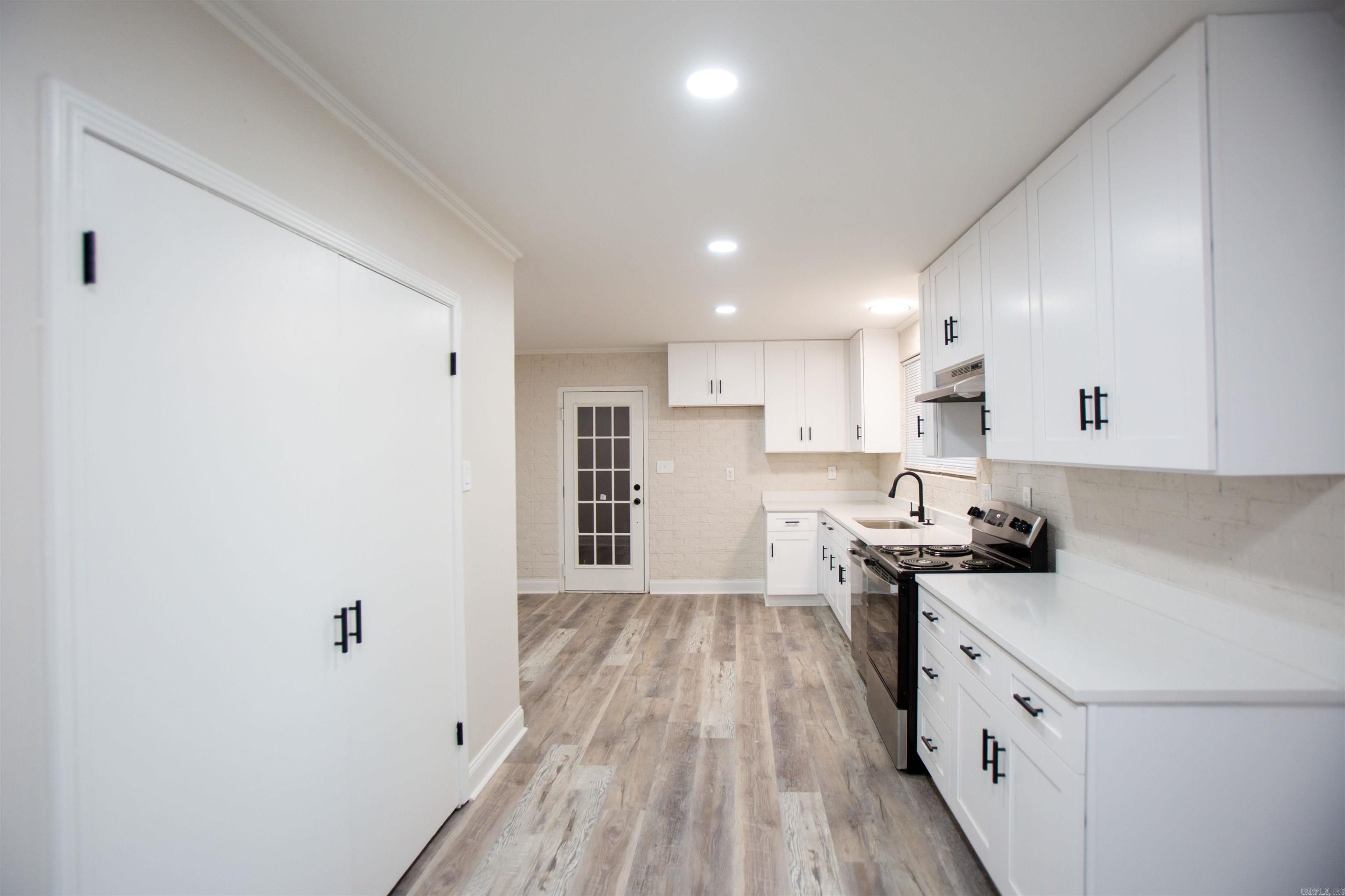 CAMELOT ESTATES - Residential