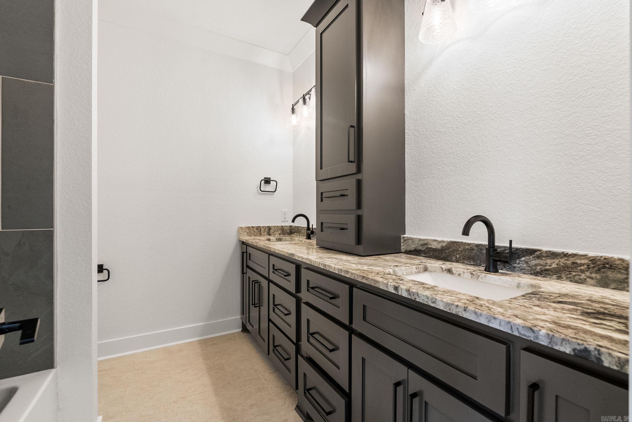 IVY PLACE - Residential