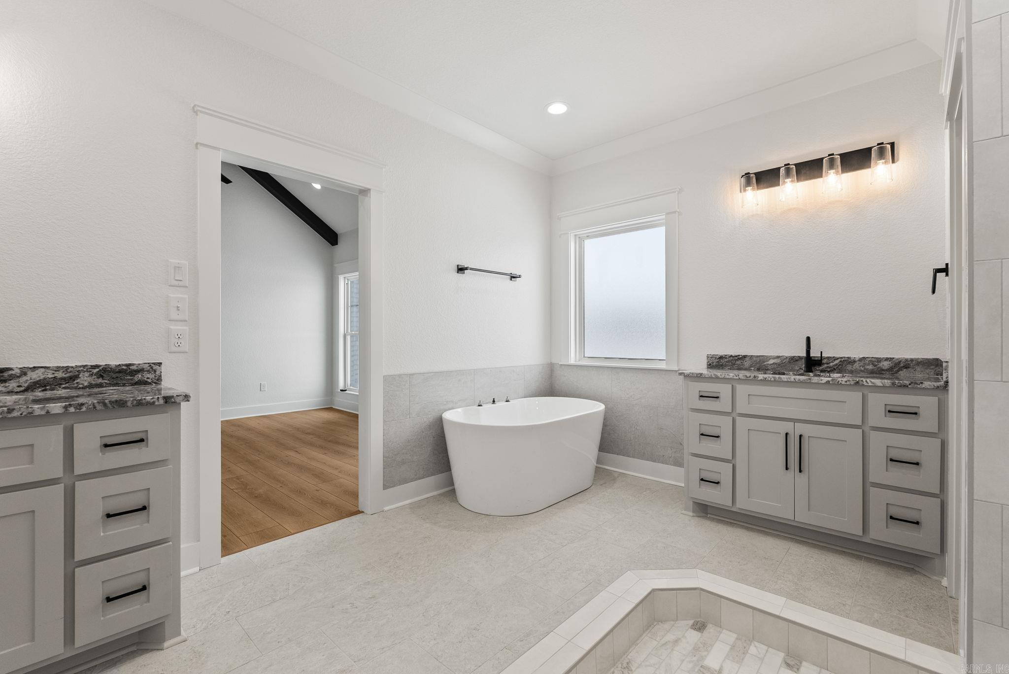 IVY PLACE - Residential