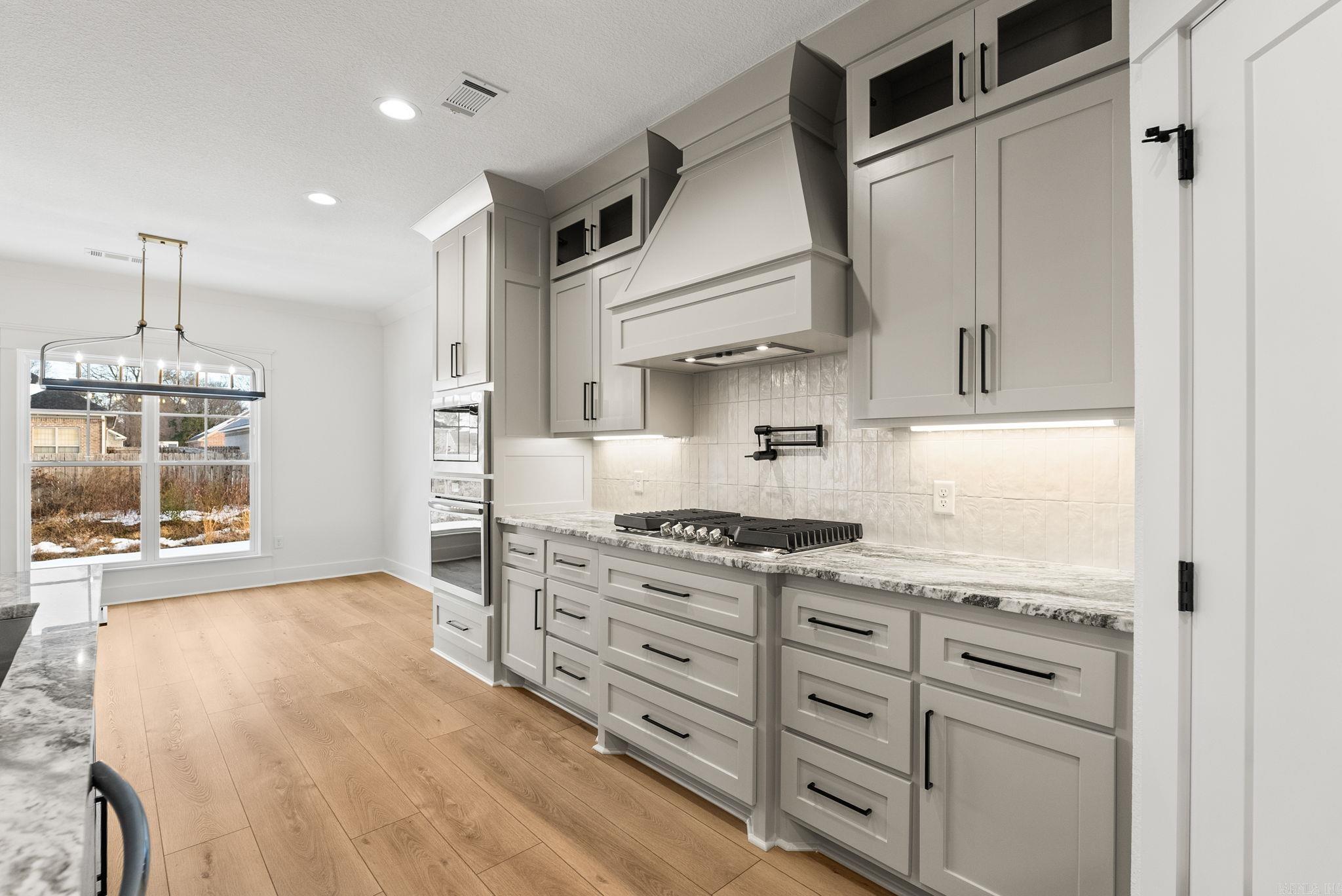 IVY PLACE - Residential