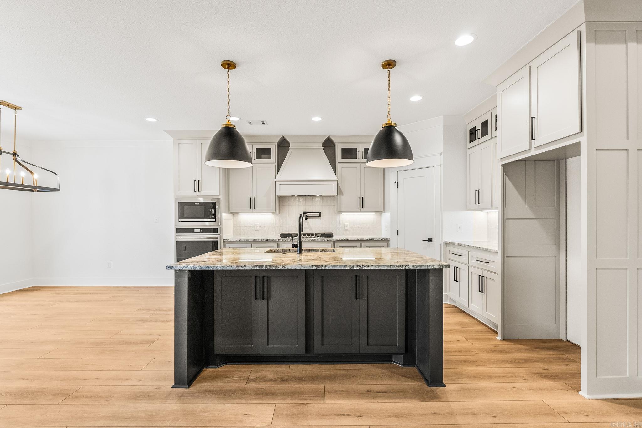 IVY PLACE - Residential