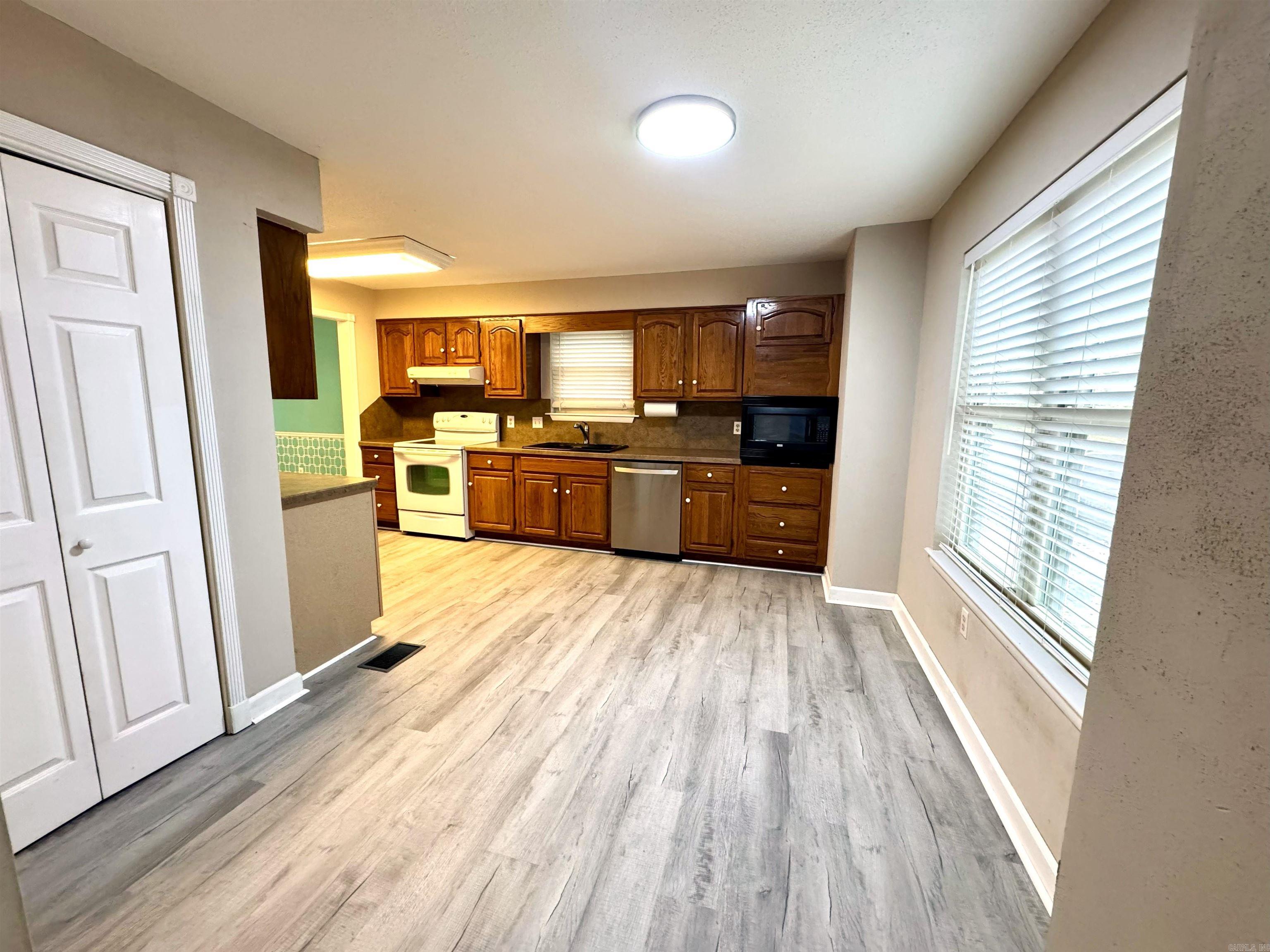 STONELEDGE TO COOK MTN VIL - Residential