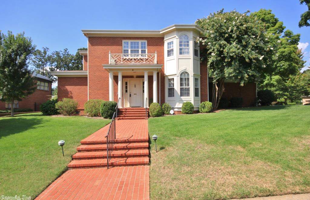 Broadview Terrace home in immaculate condition. Beautifully designed by Charles Whitsell.  Outstanding floor plan in combination with superior quality const.  Wonderful décor with handsome hrdwds.  Open entry and staircase. Gourmet kitchen adjacent to breakfast and banquet formal dining w/ French doors, Large family living room w/ fireplace. Inviting den with solid walnut paneling. Sep. office. Elevator to second floor. Large mast suite.- 2 addit. bedrooms and 2 guest baths. Fabulous gardens w/extra parking