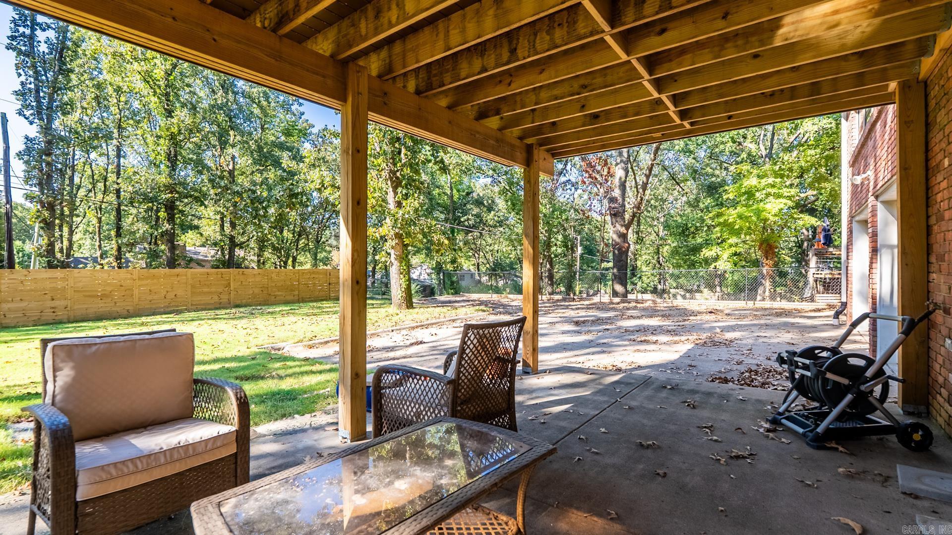 MEEKS MANOR - Residential