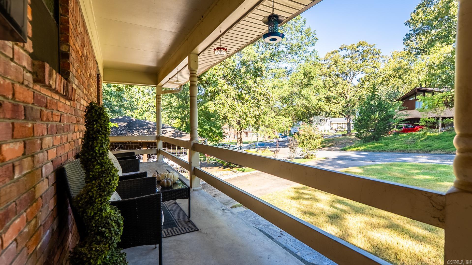 MEEKS MANOR - Residential