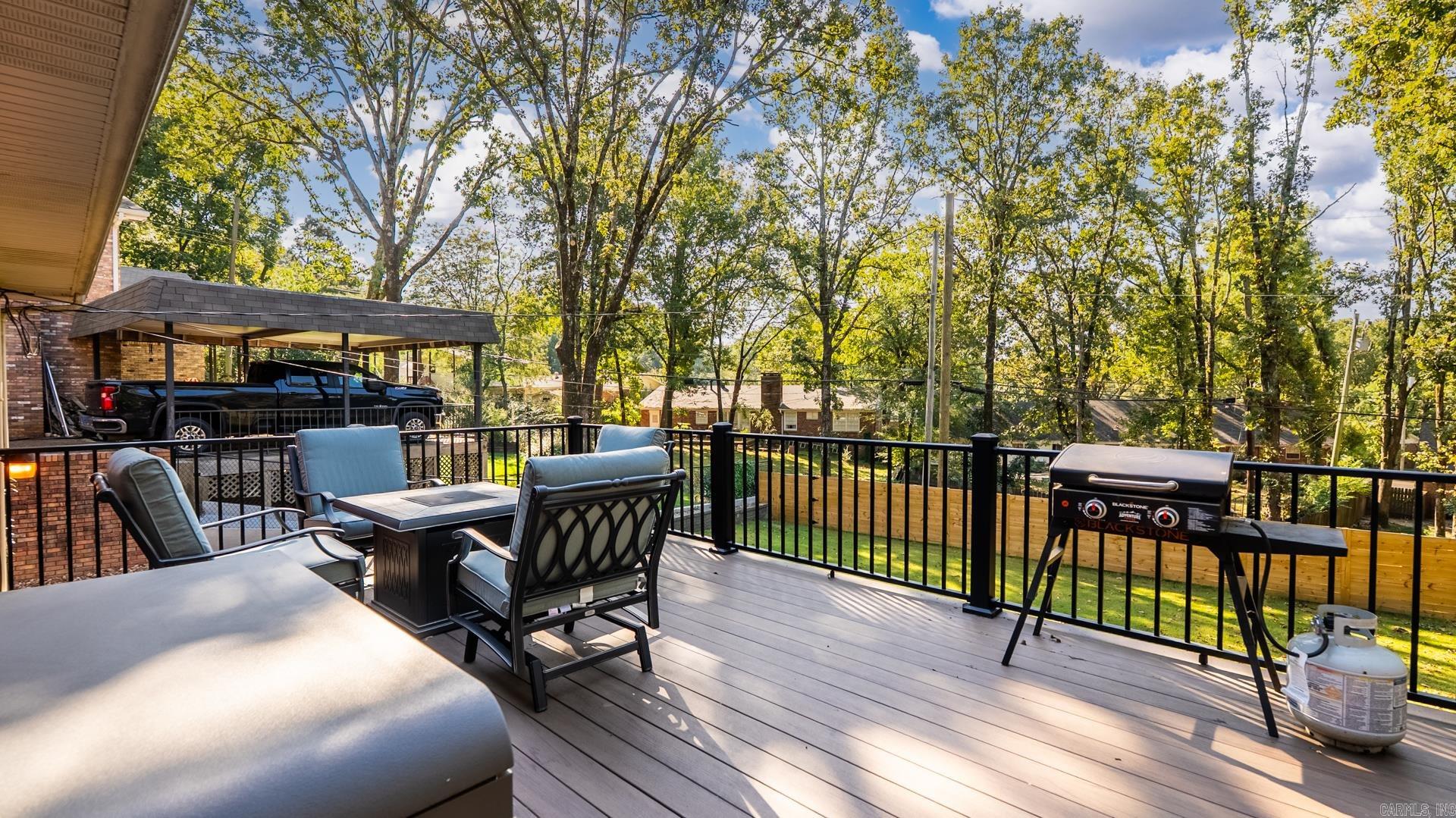 MEEKS MANOR - Residential