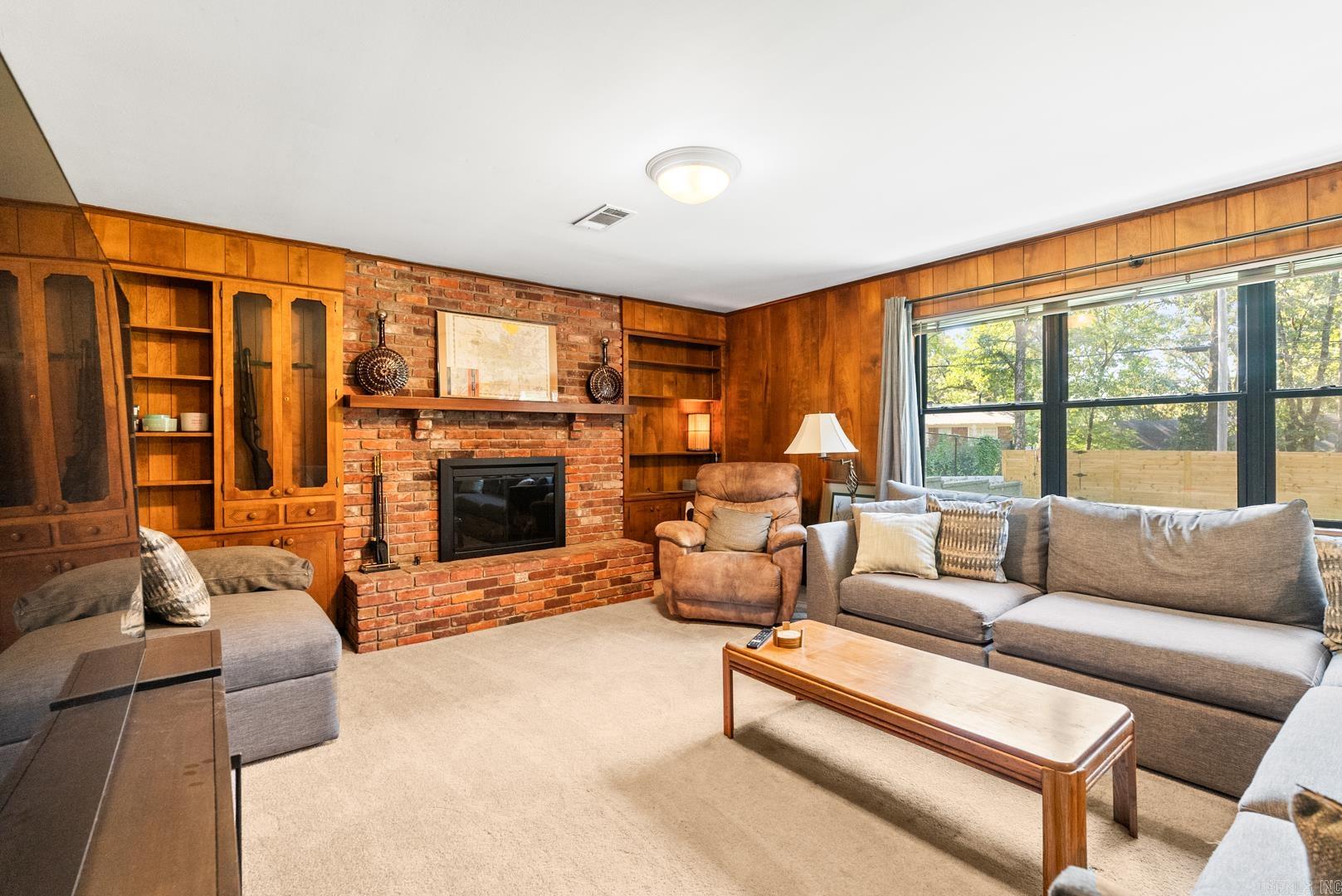 MEEKS MANOR - Residential