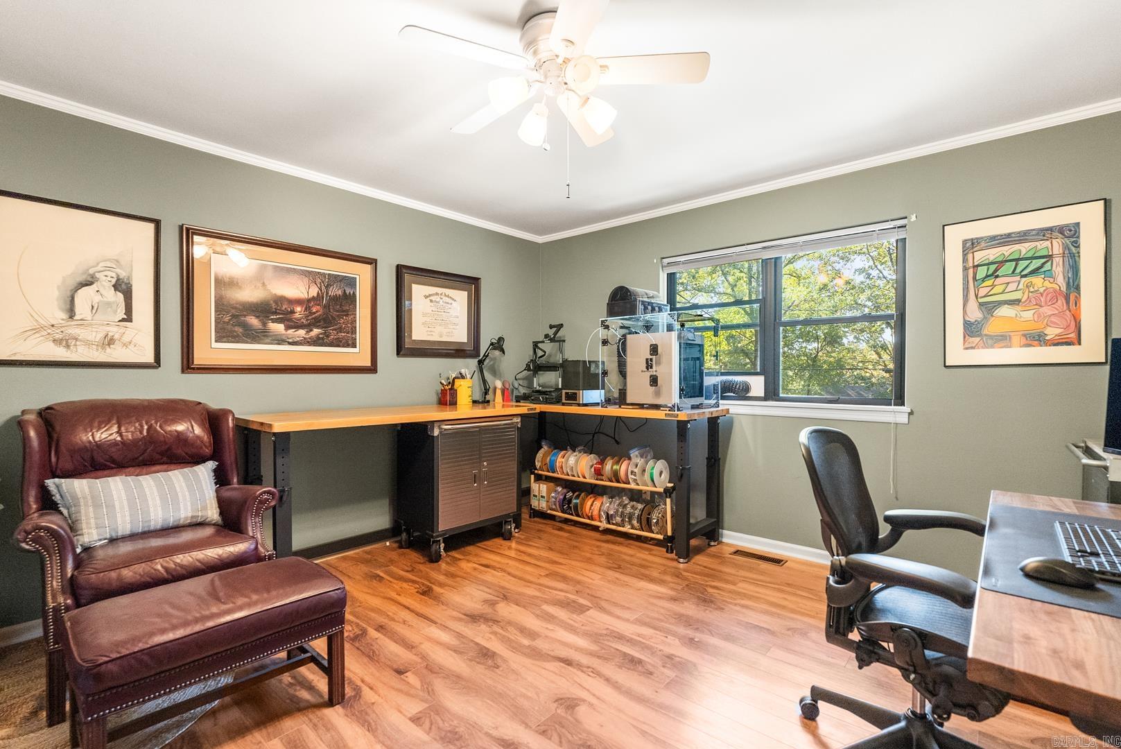 MEEKS MANOR - Residential