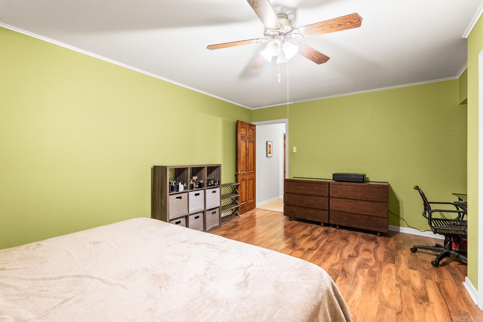 MEEKS MANOR - Residential