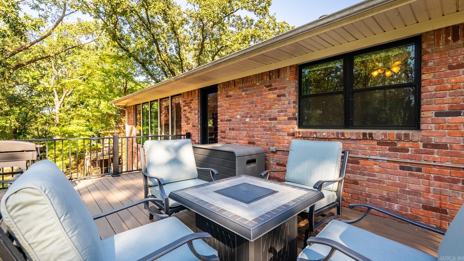 MEEKS MANOR - Residential