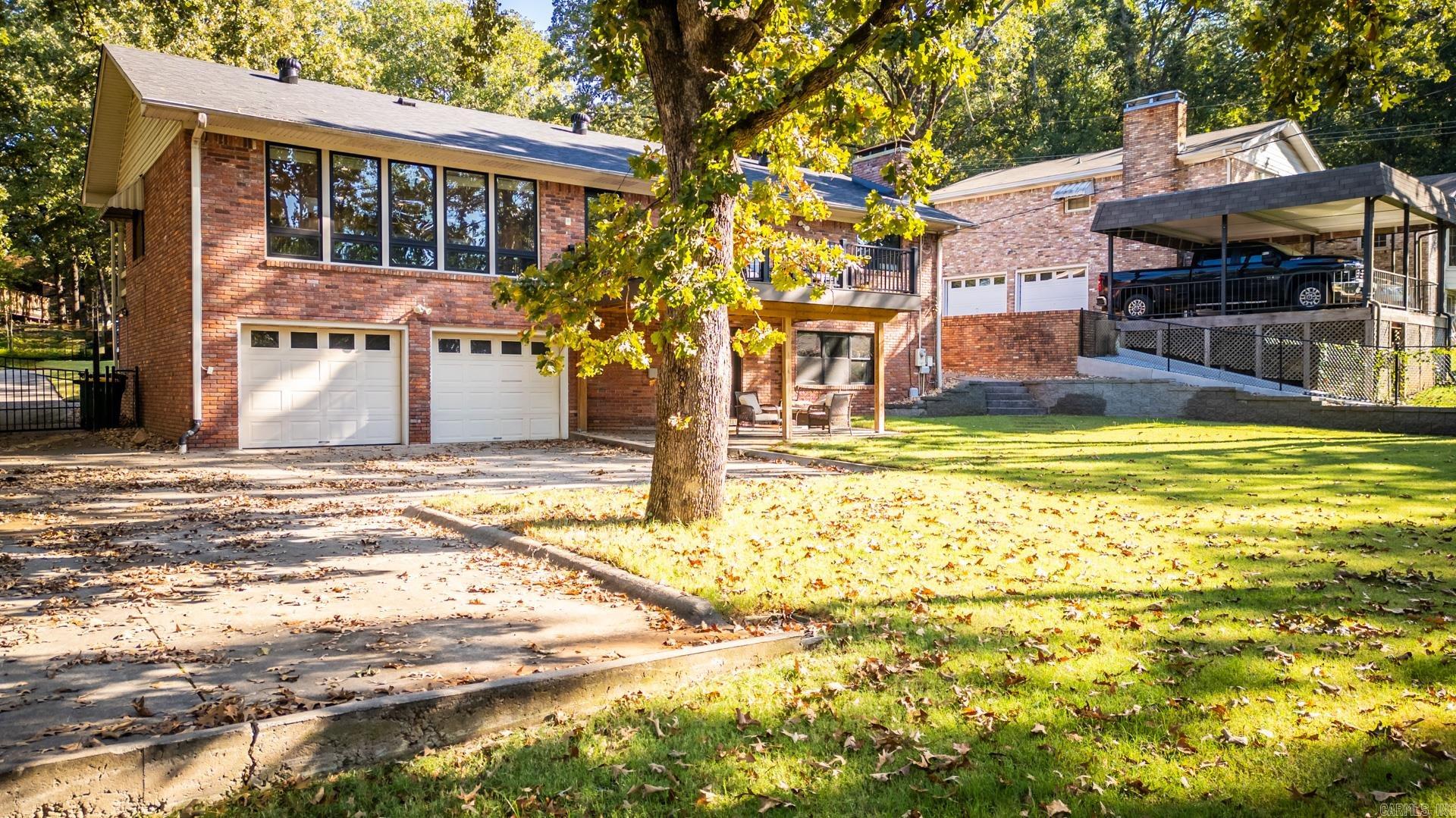 MEEKS MANOR - Residential