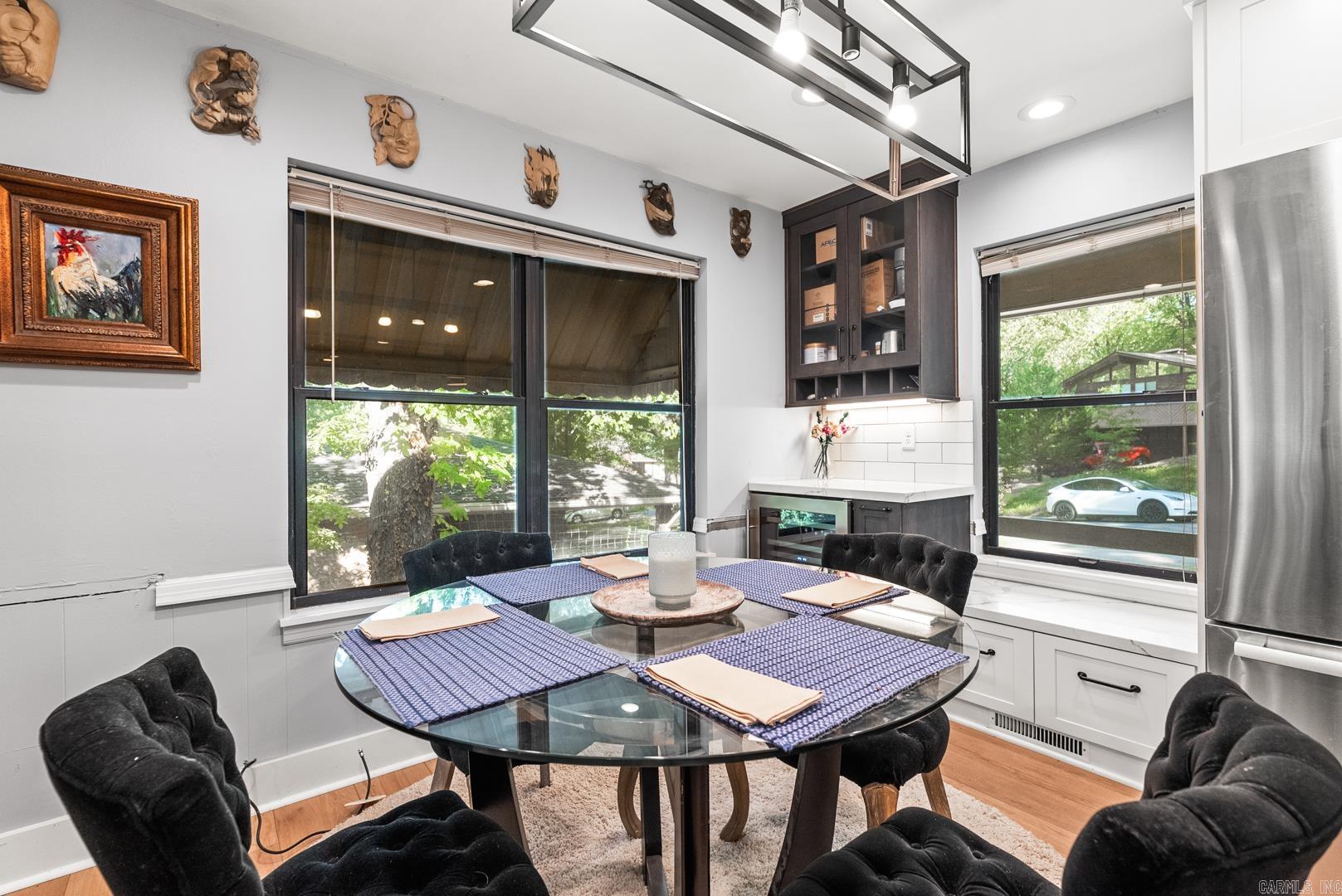 MEEKS MANOR - Residential