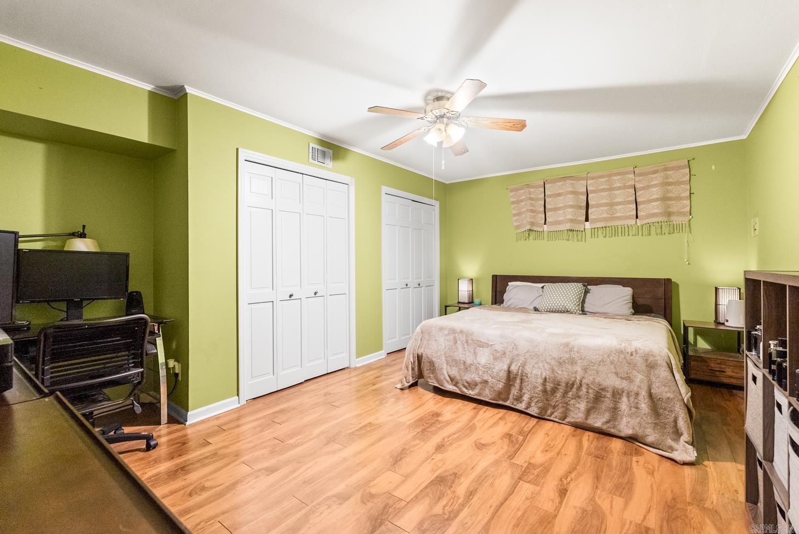 MEEKS MANOR - Residential