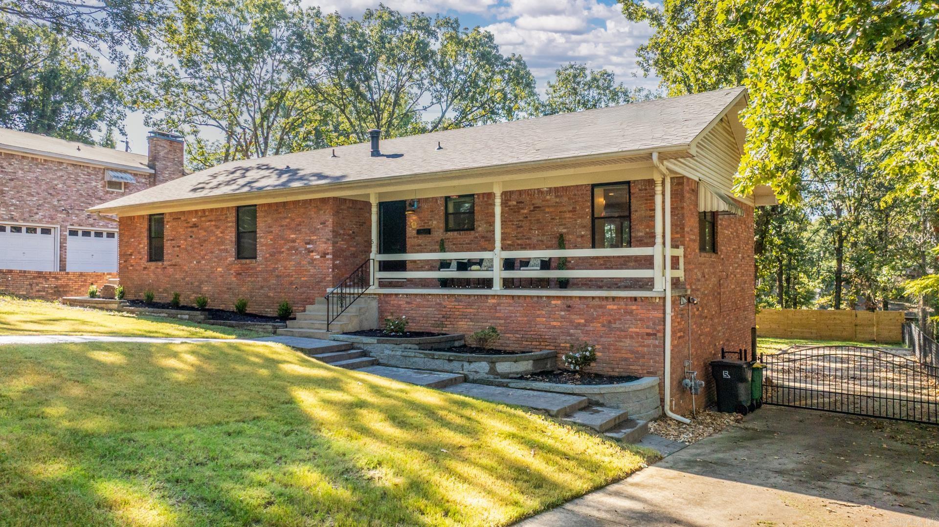 MEEKS MANOR - Residential