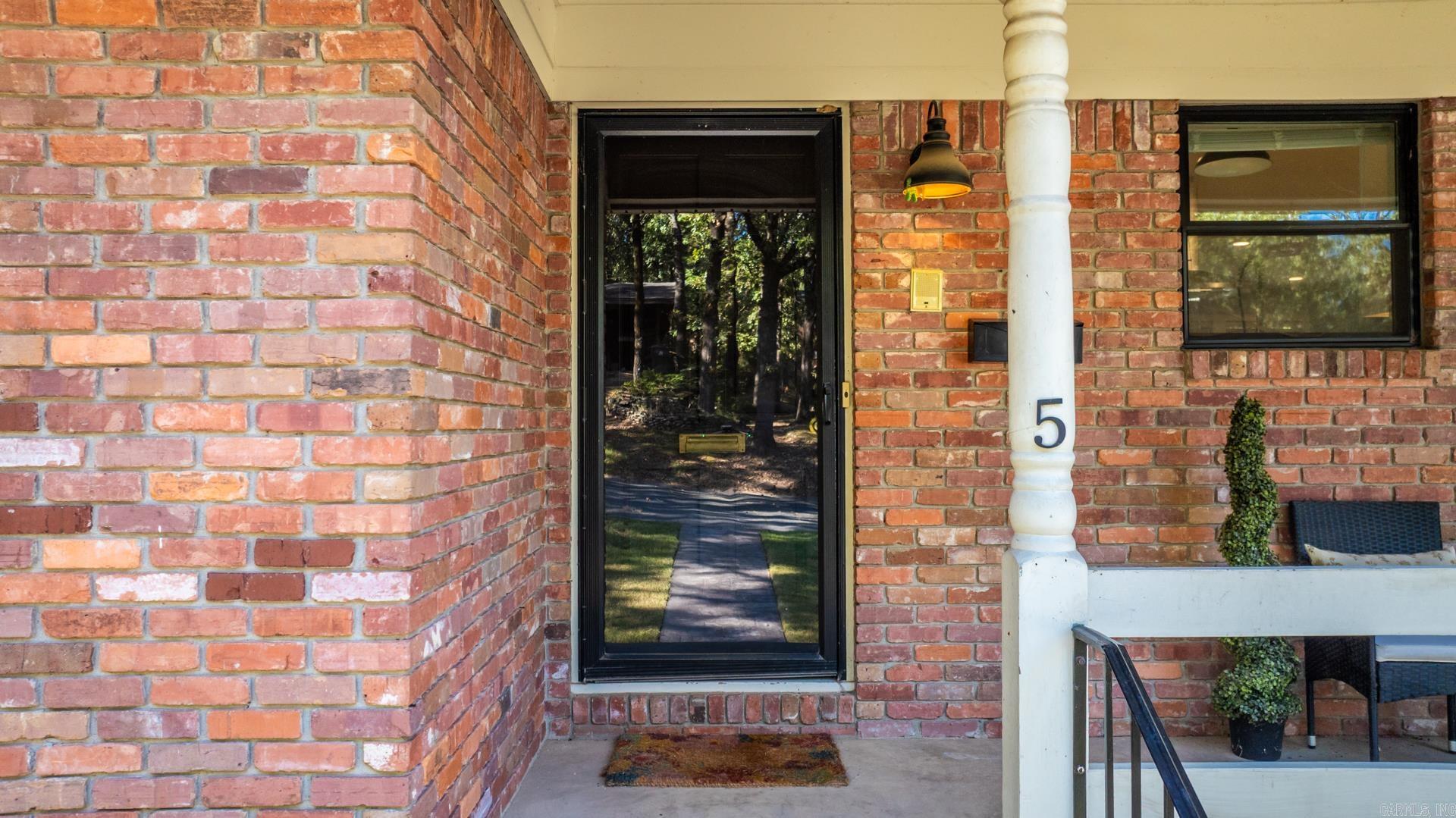 MEEKS MANOR - Residential