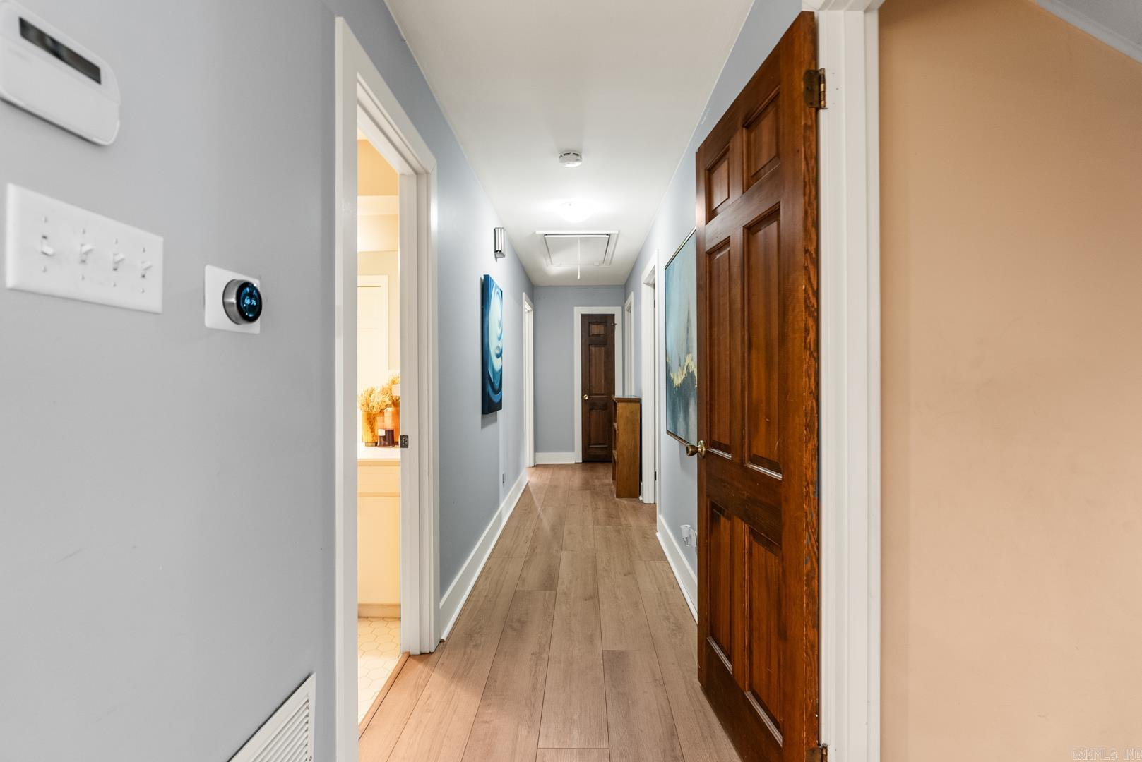 MEEKS MANOR - Residential