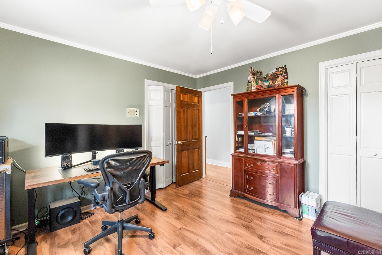 MEEKS MANOR - Residential