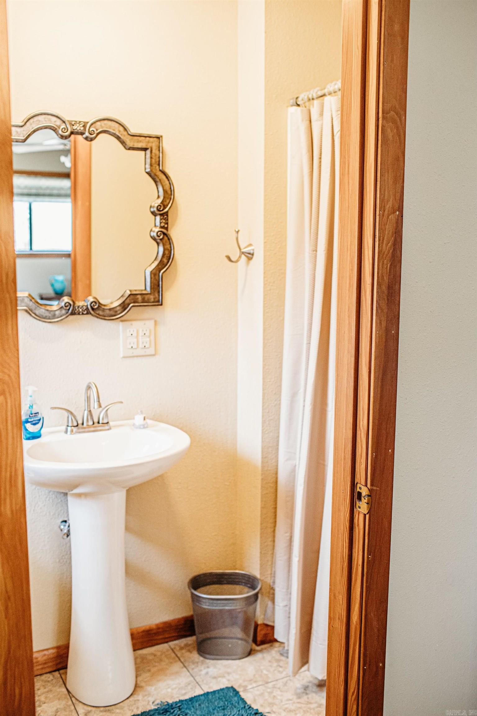 HILLCREST ESTATES - Residential