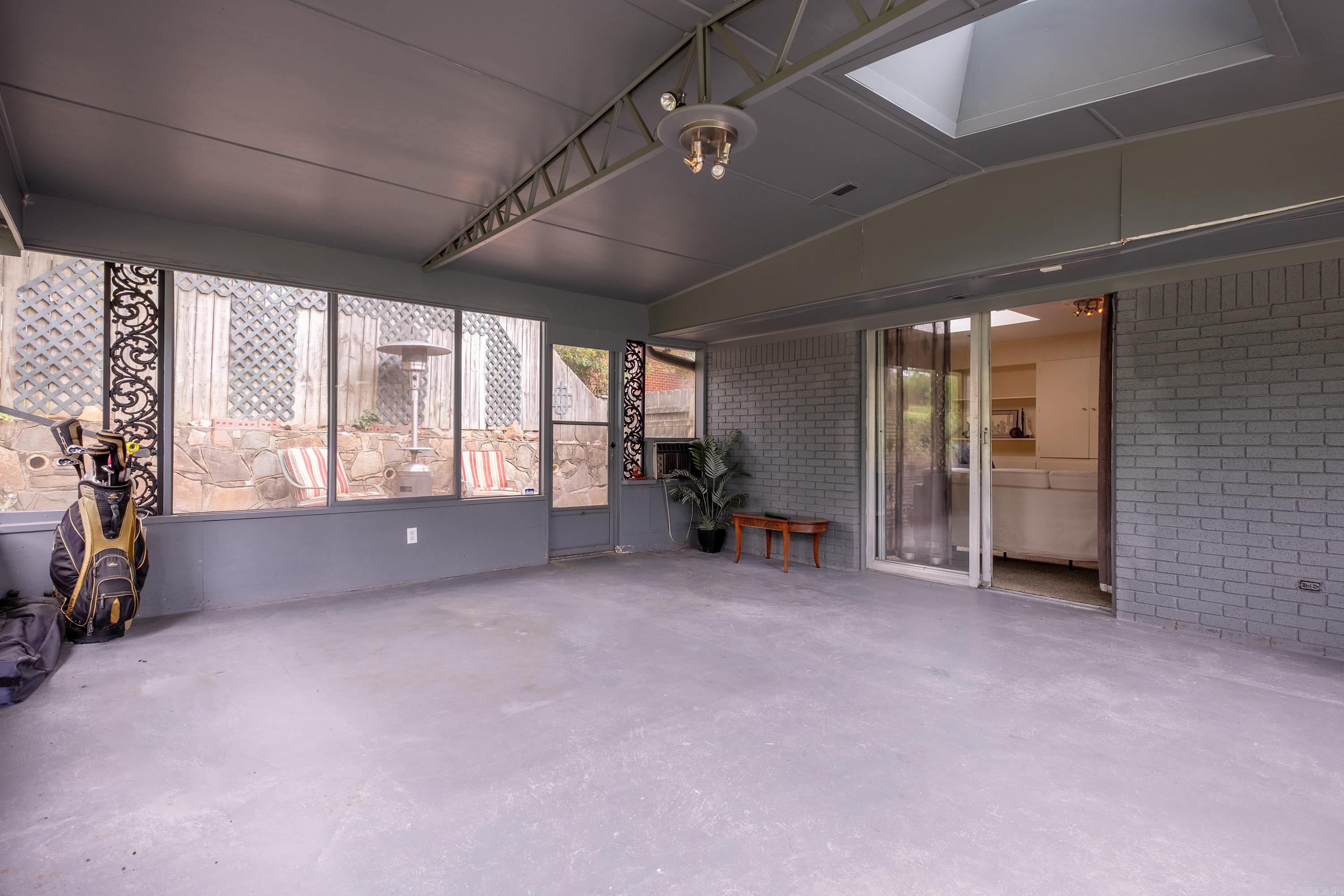 PLAZA HEIGHTS - Residential