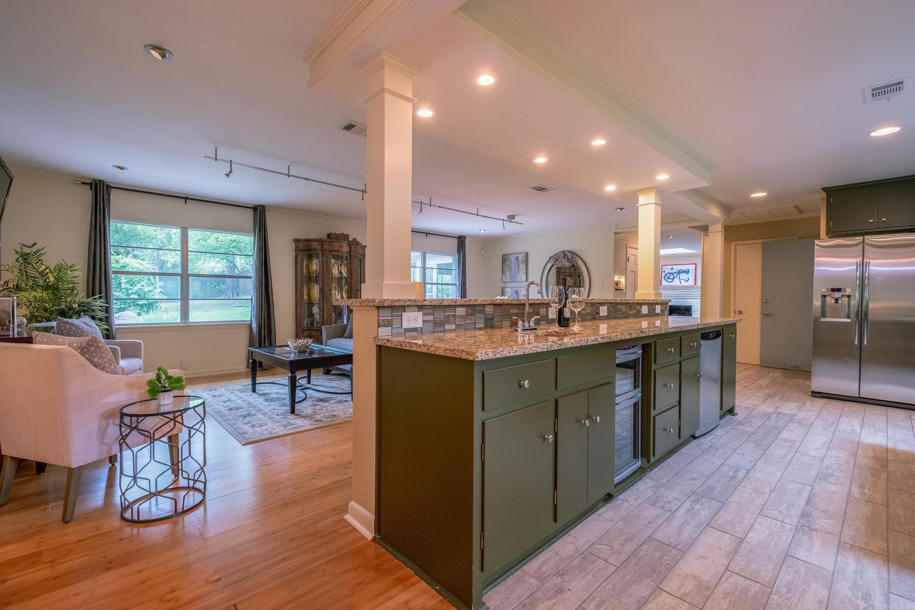 PLAZA HEIGHTS - Residential
