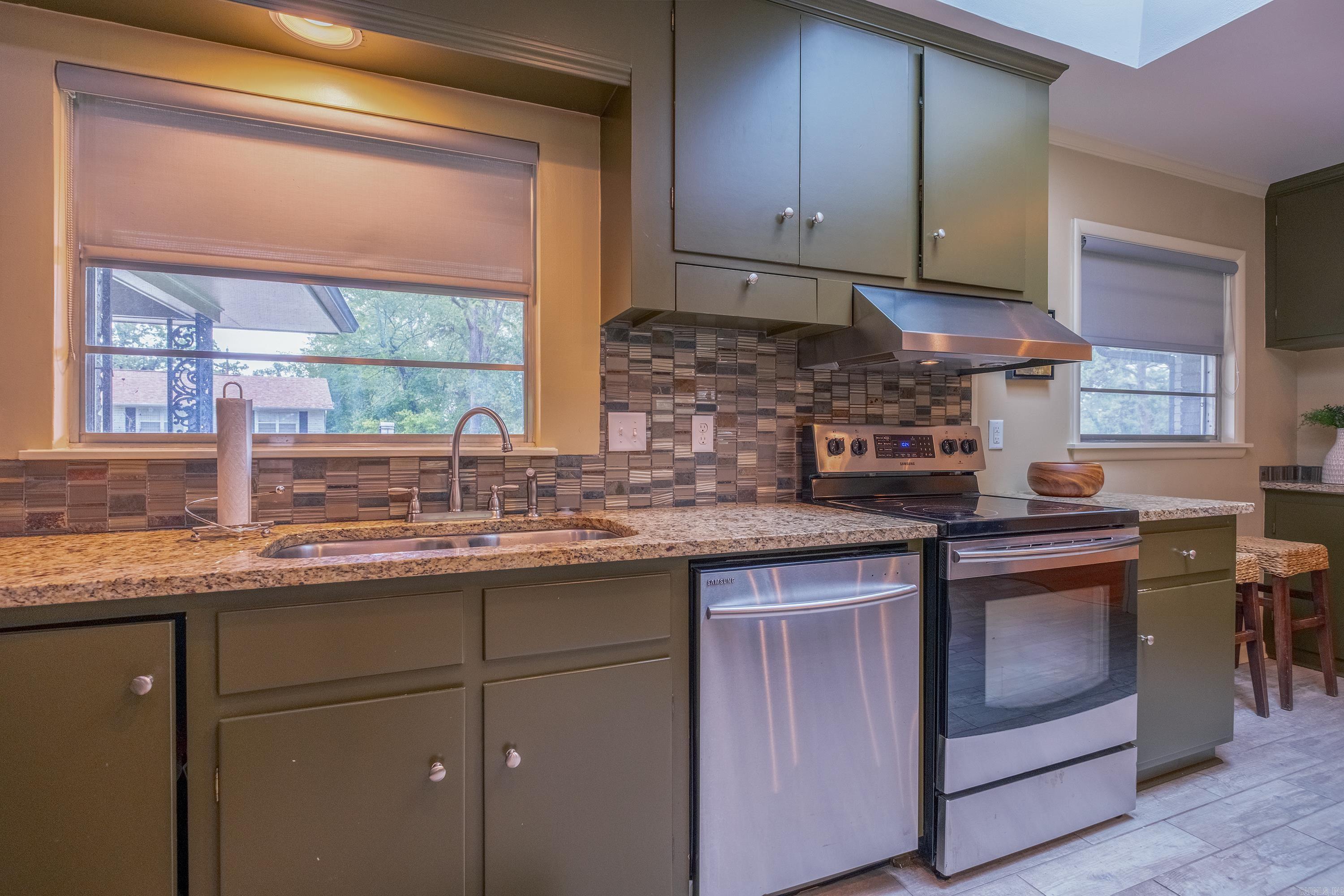 PLAZA HEIGHTS - Residential