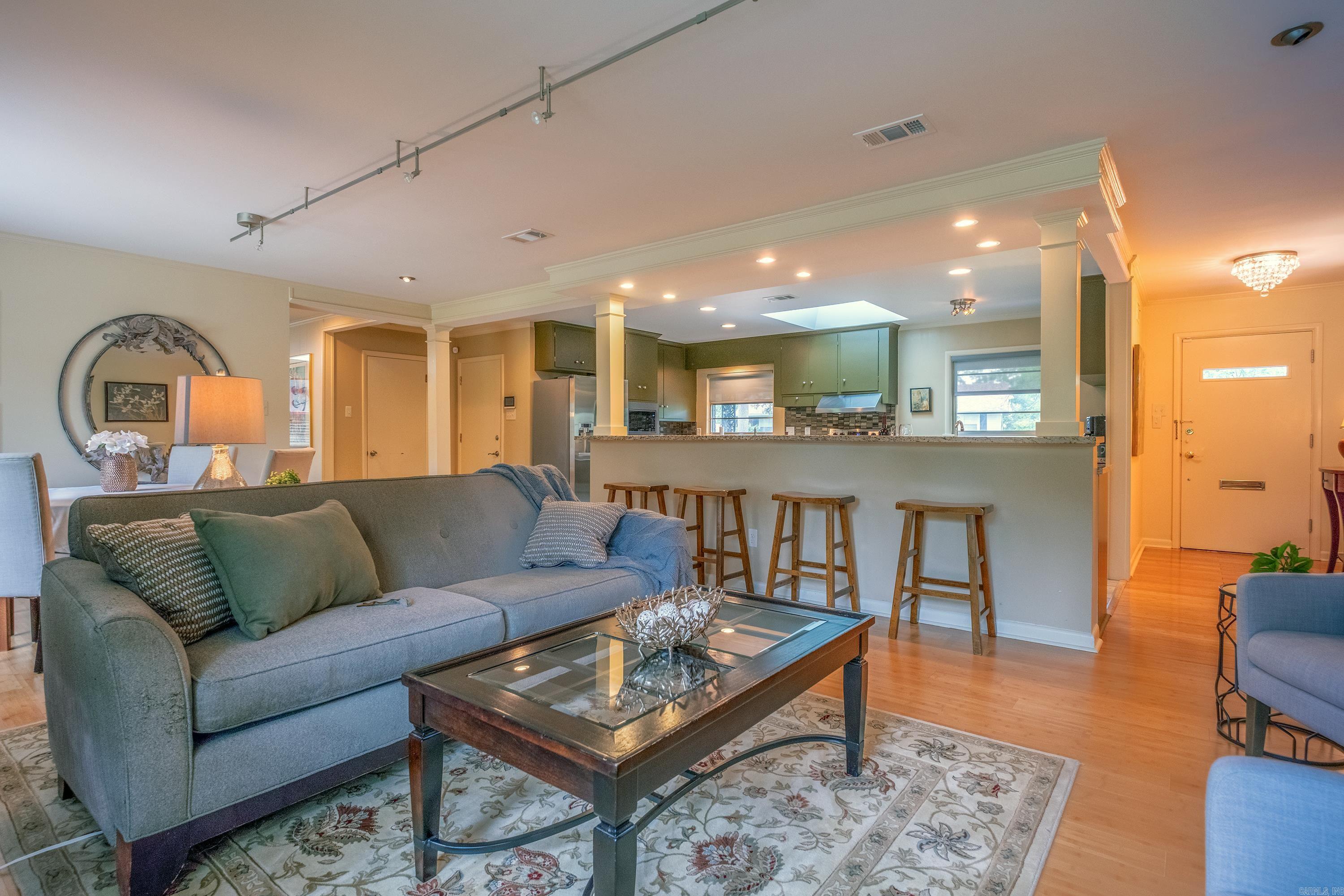 PLAZA HEIGHTS - Residential